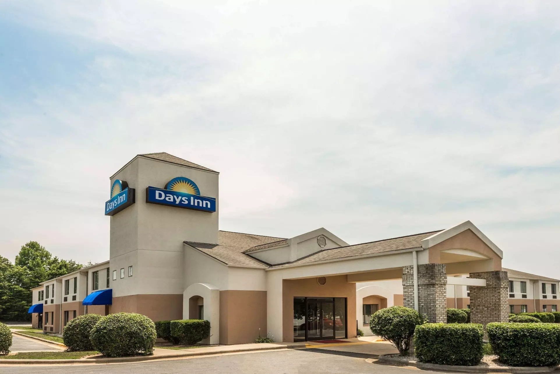 Days Inn by Wyndham Yadkinville - Primary Image