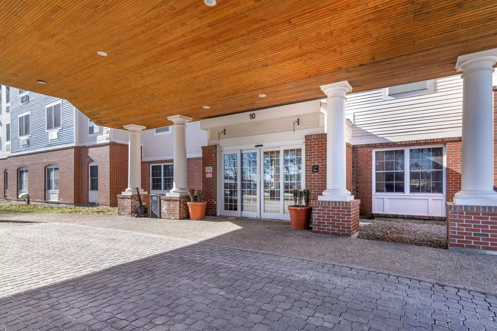 Comfort Inn & Suites Dover-Portsmouth - Primary Image