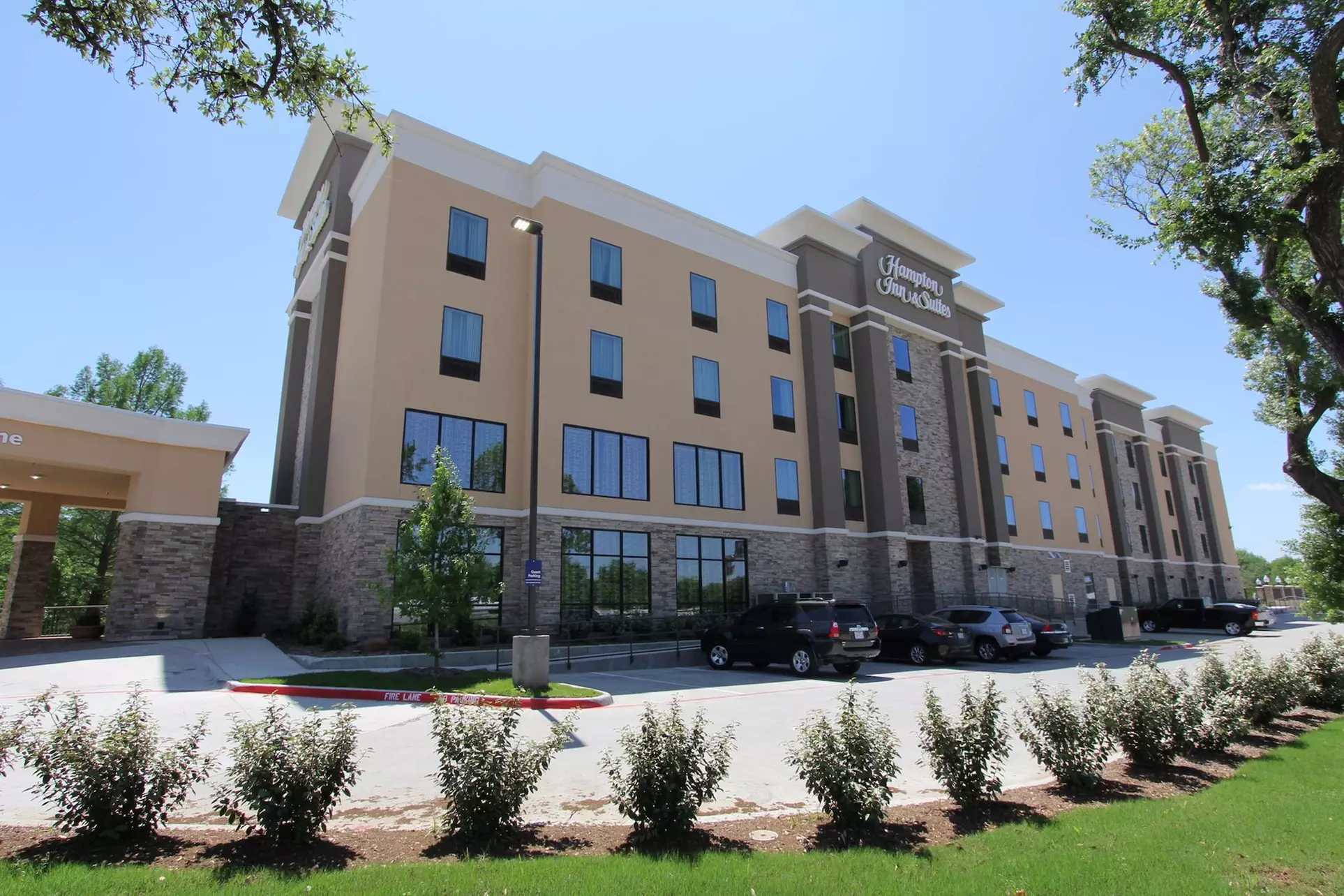 Hampton Inn & Suites Dallas Market Center - Primary Image