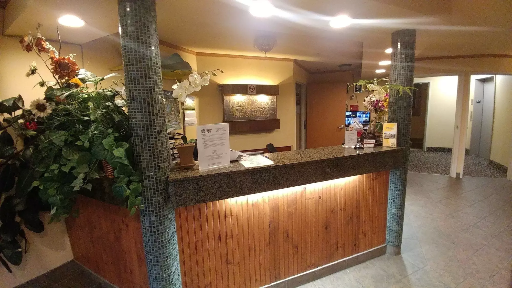 Palace Inn Suites Lincoln City - Primary Image