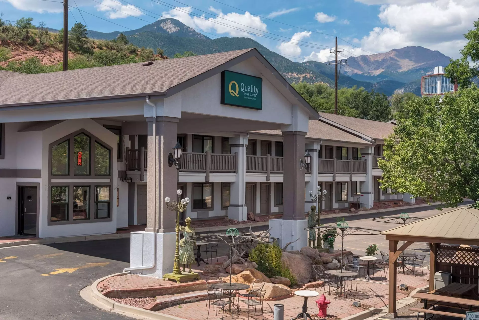 Quality Inn & Suites Manitou Springs at Pikes Peak - Primary Image