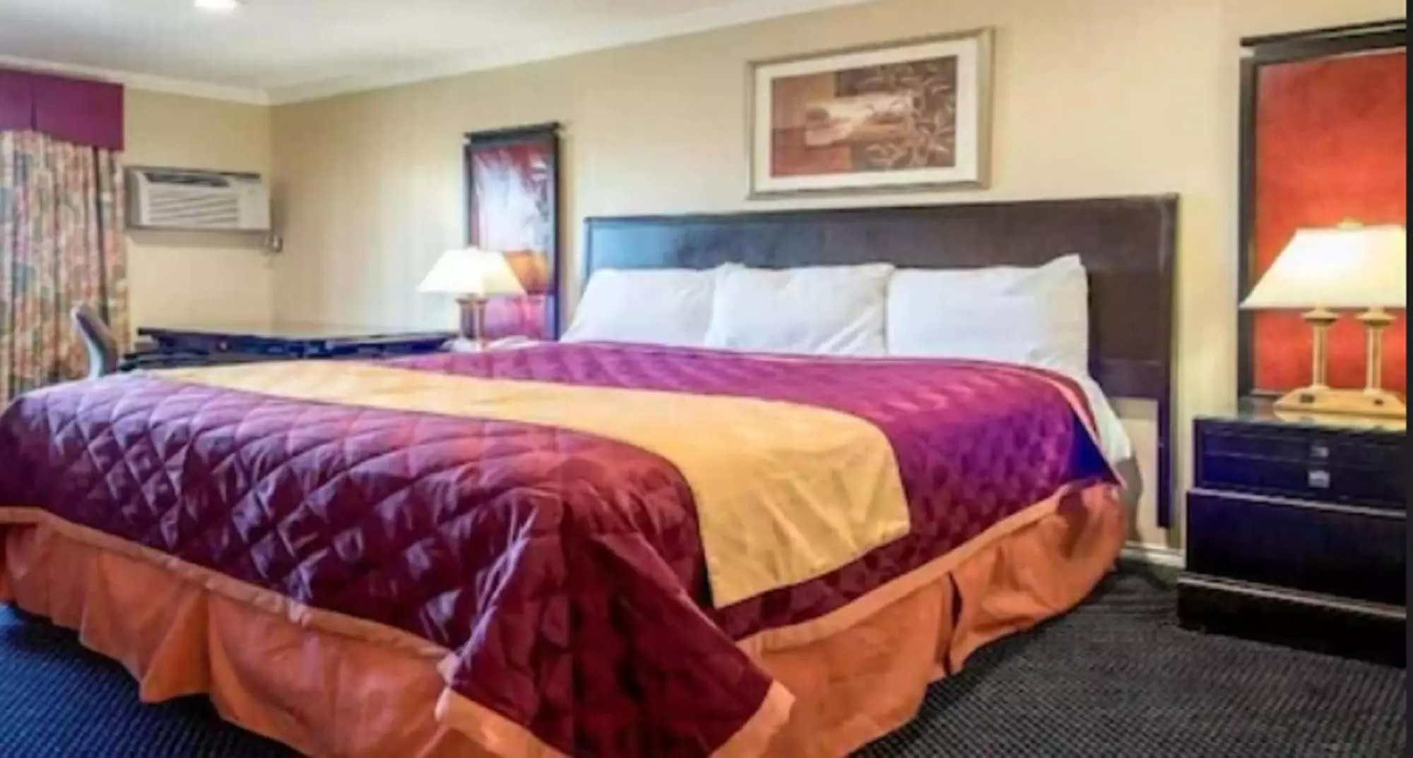 Queencity Inn - Primary Image