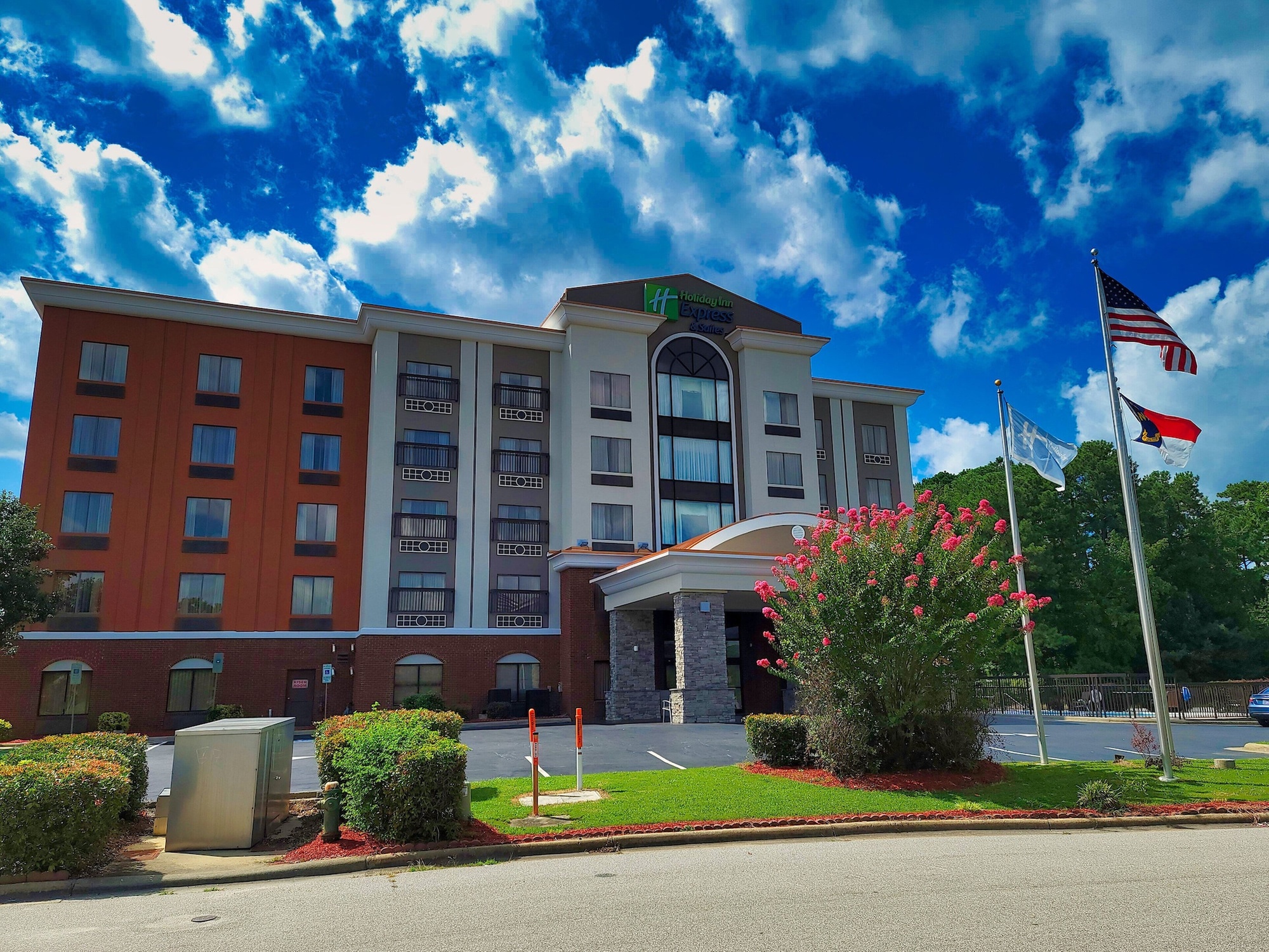 Holiday Inn Express & Suites Wilson-Downtown by IHG