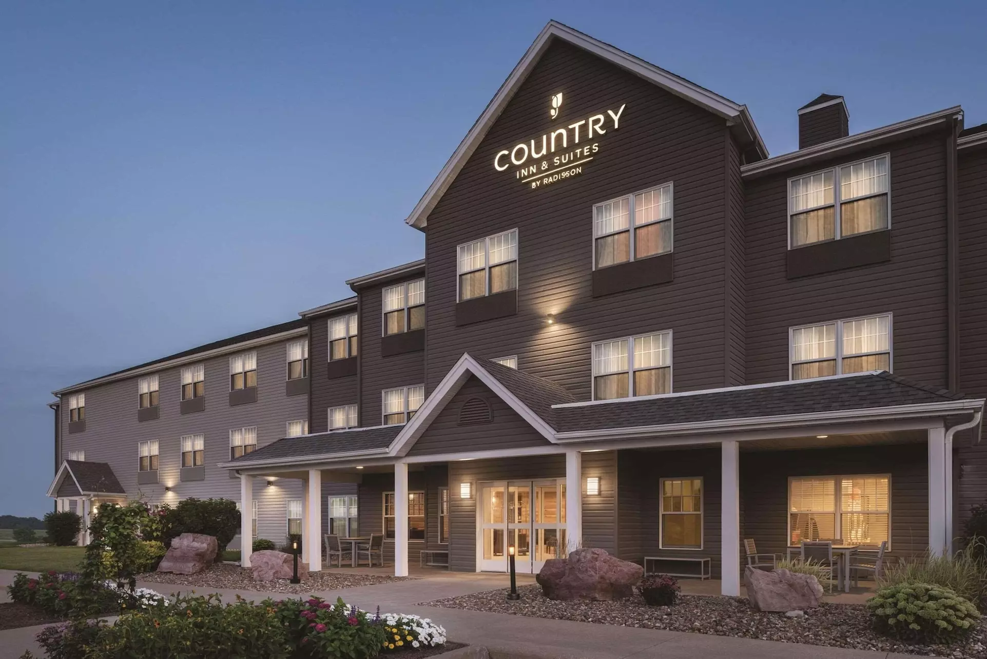 Country Inn & Suites by Radisson, Pella, IA - Primary Image
