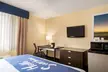 Days Inn by Wyndham Auburn/Finger Lakes Region - Second Medium