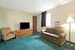 Super 8 by Wyndham Eureka/Six Flags Nearby - Second Medium