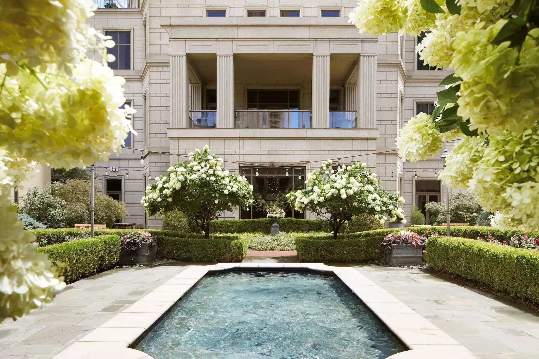 Waldorf Astoria Atlanta Buckhead - Primary Image