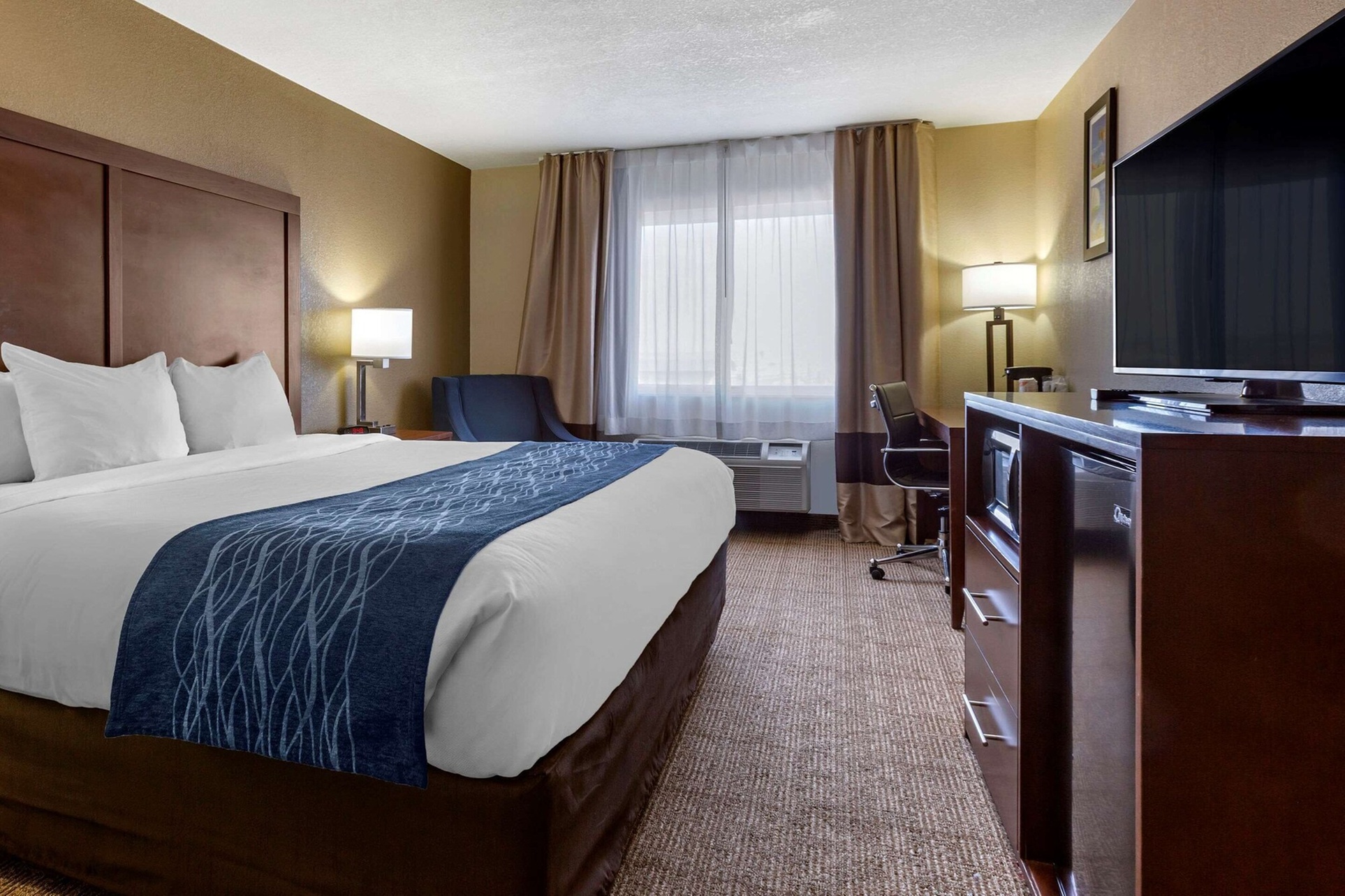 Comfort Inn & Suites Alameda at Albuquerque Balloon Fiesta Park