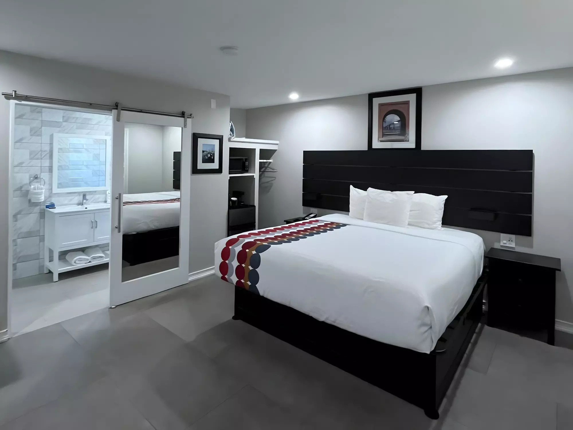 Inn By the Bay Monterey - Primary Image