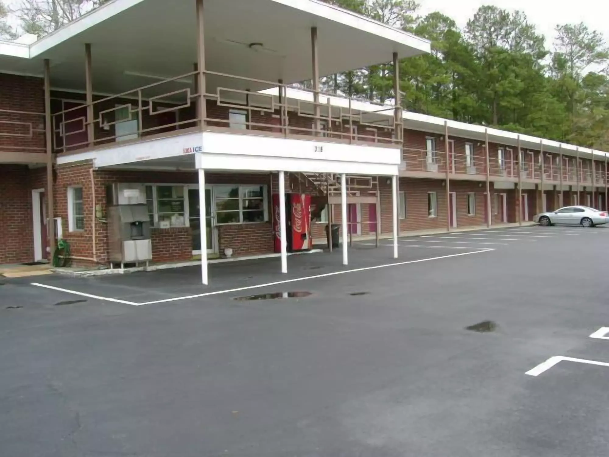 Sherwood Motel - Primary Image