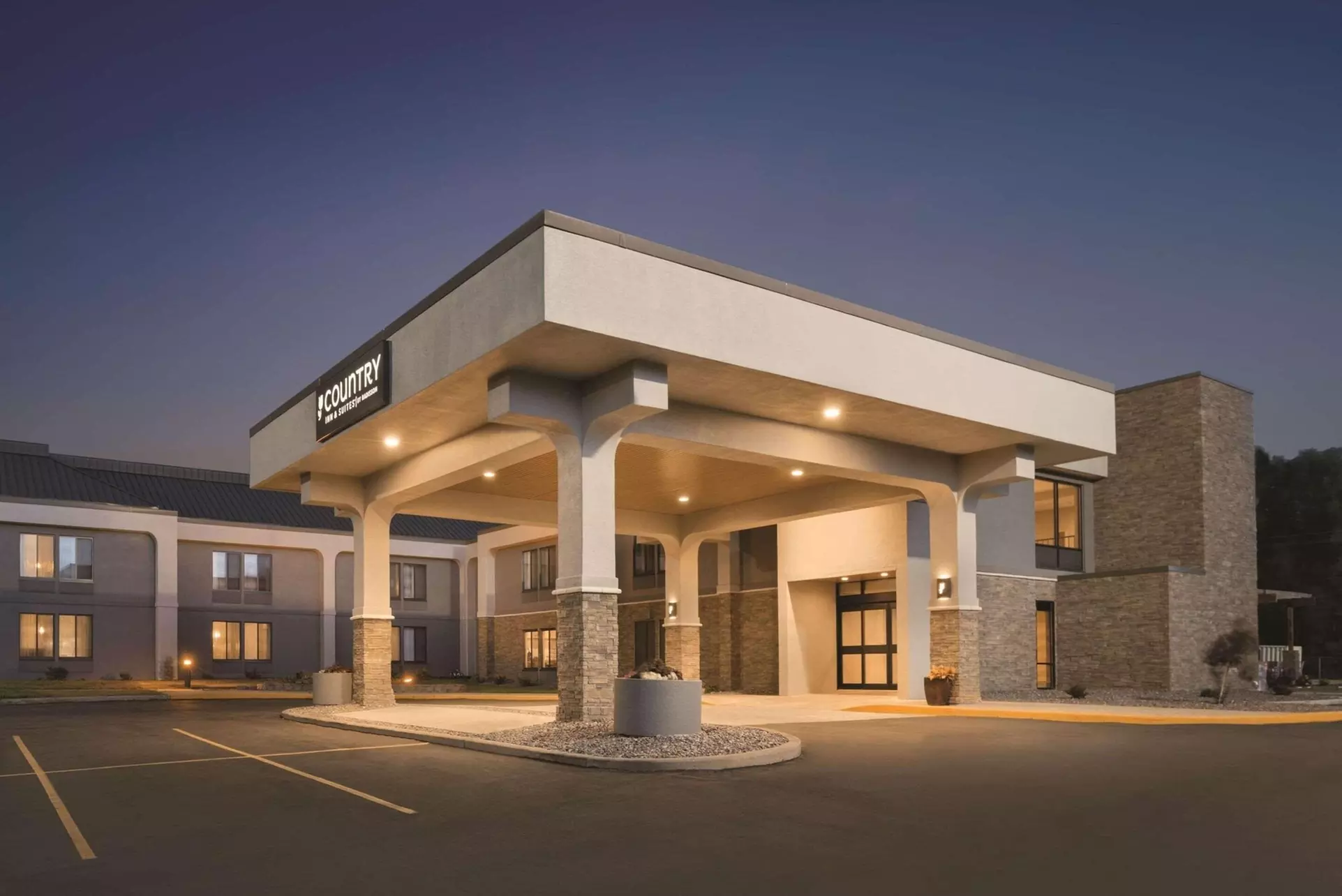 Country Inn & Suites by Radisson, La Crosse, WI - Primary Image