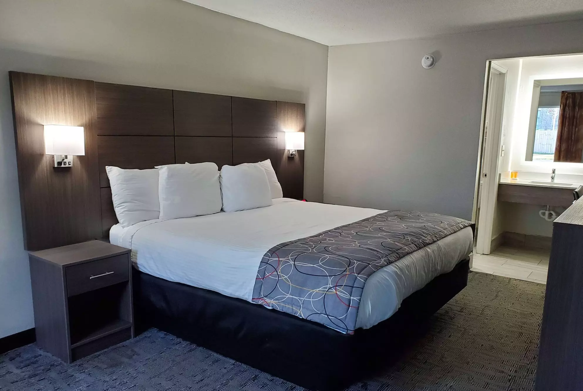 Days Inn & Suites by Wyndham Charleston Airport West - Primary Image