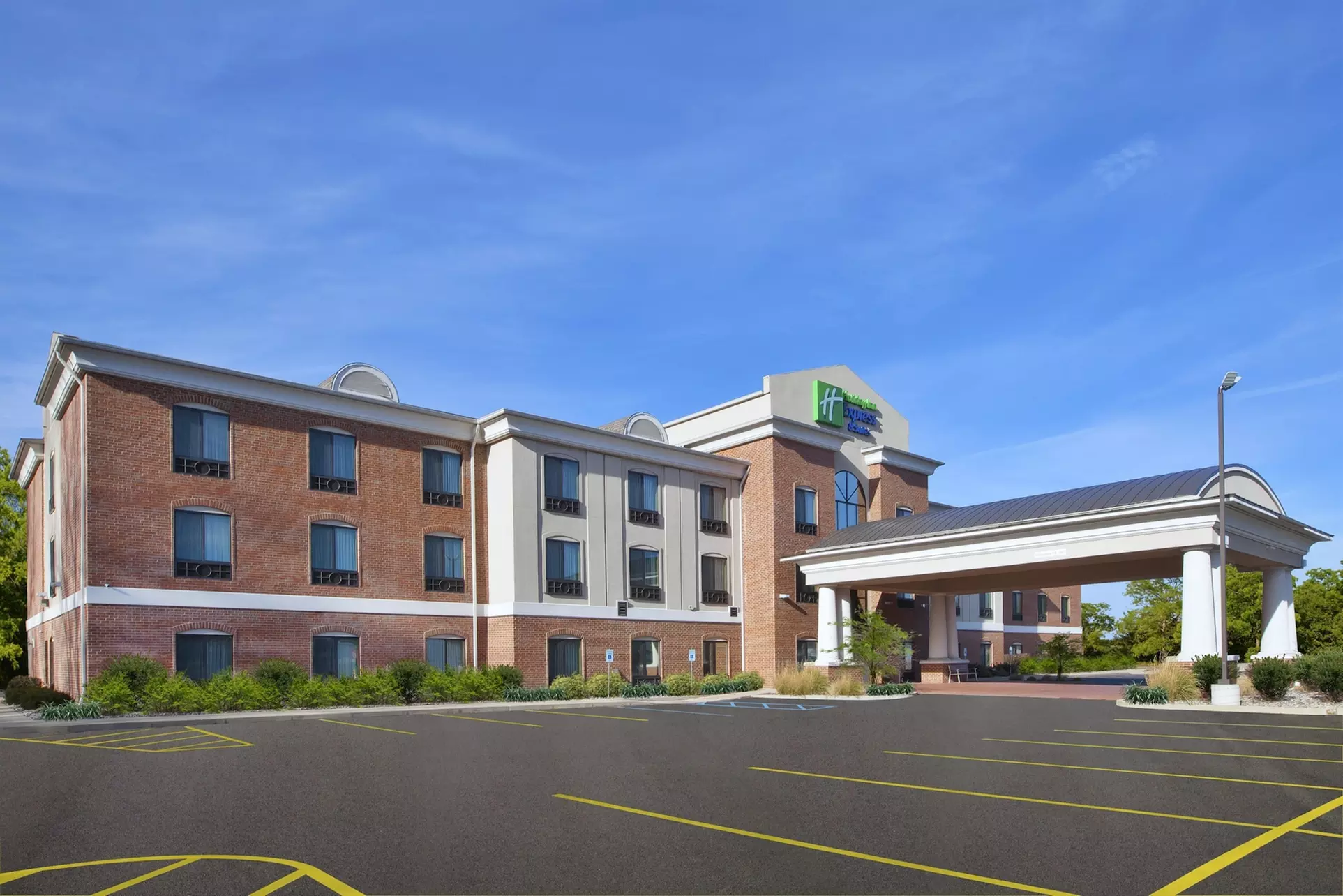 Holiday Inn Express Hotel & Suites Niles by IHG - Primary Image