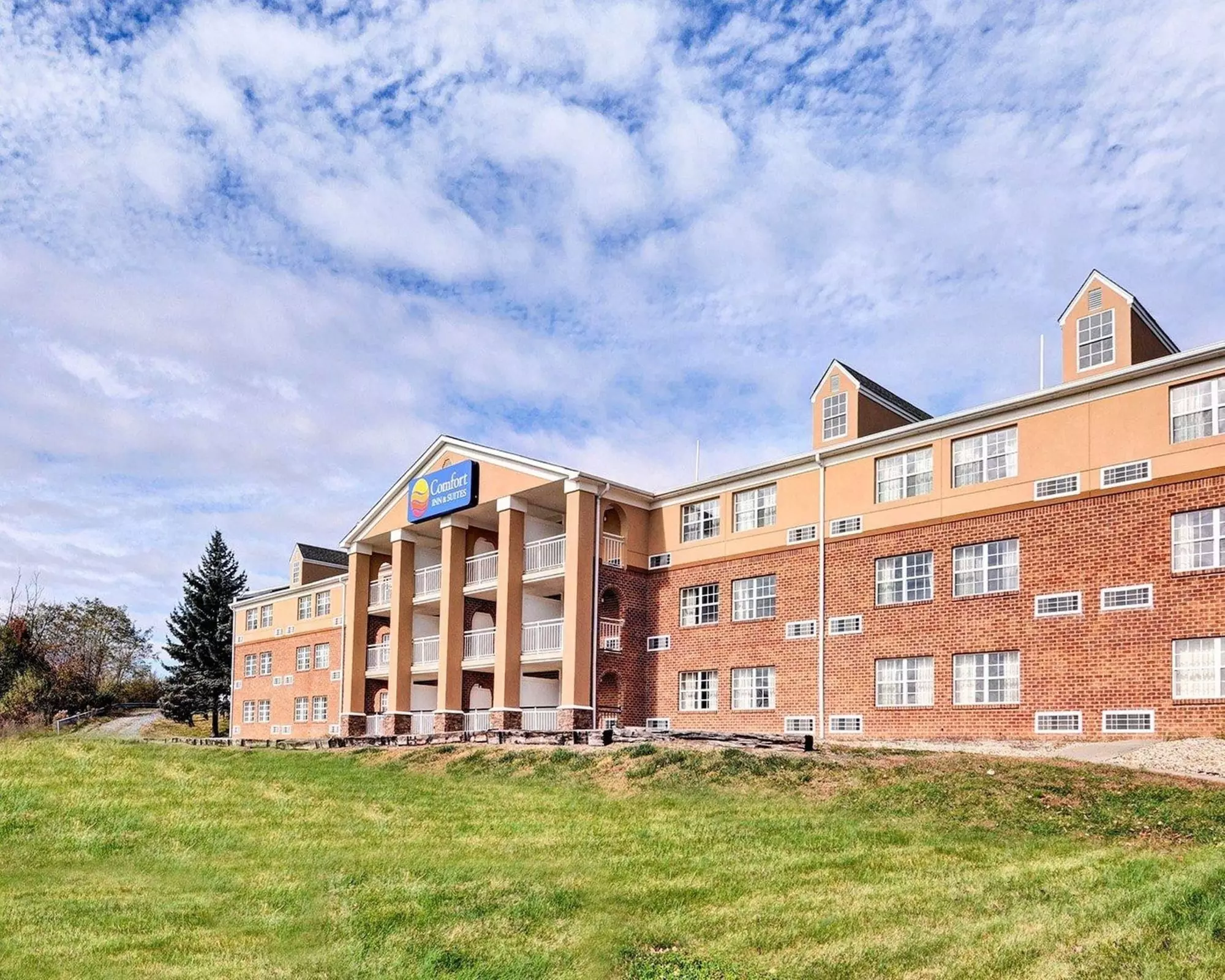 Comfort Inn & Suites Raphine - Lexington near I-81 and I-64 - Primary Image