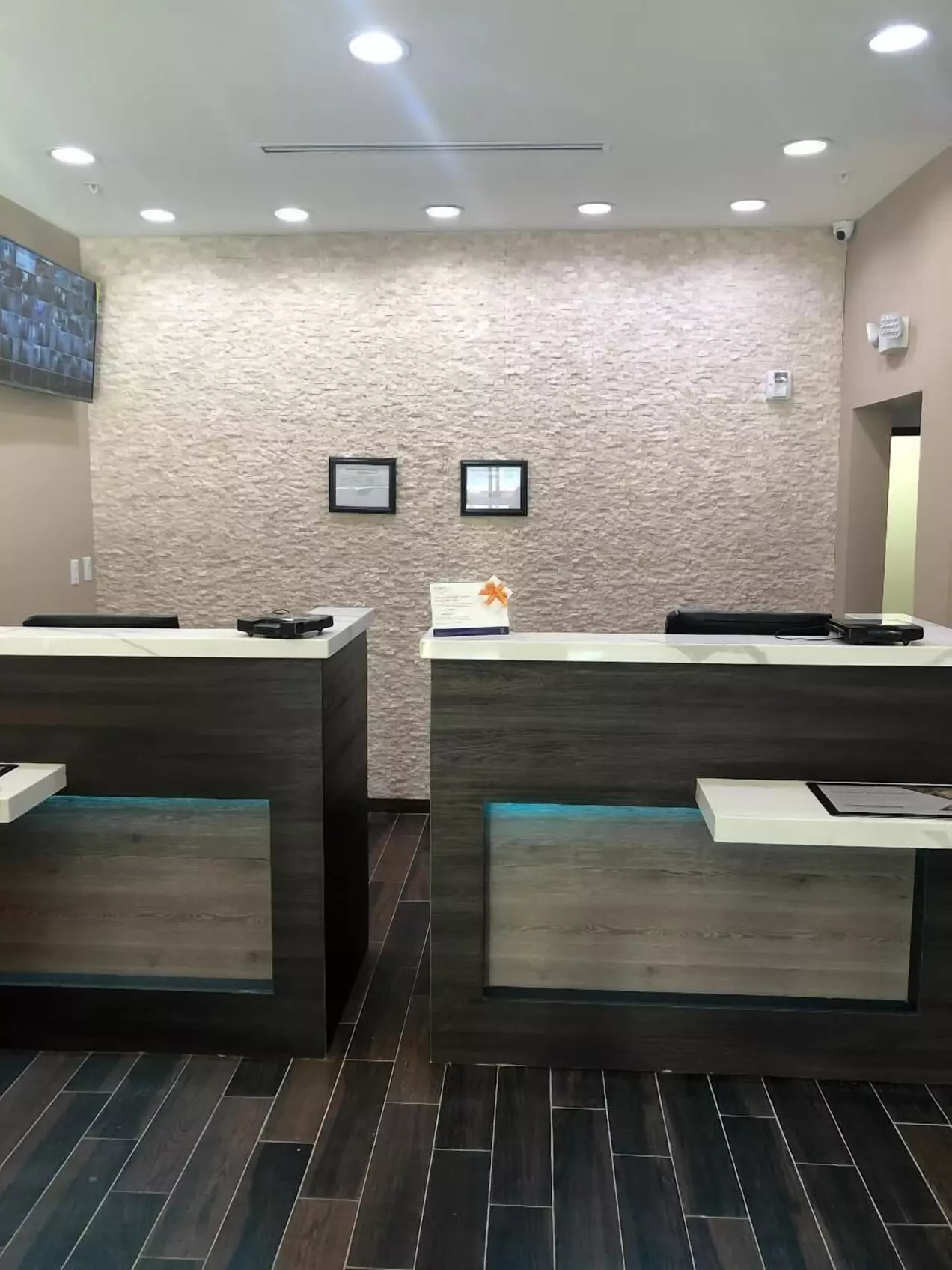 Comfort Suites - Primary Image