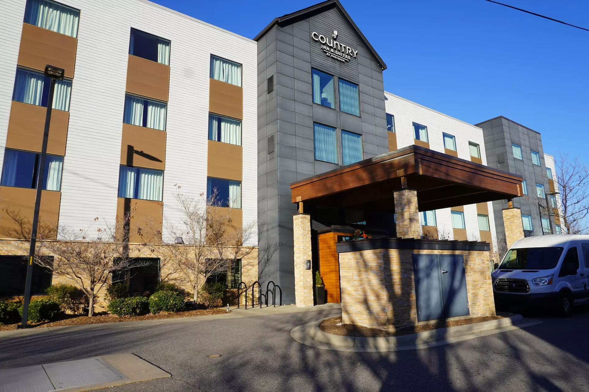 Country Inn & Suites by Radisson Asheville River Arts District - Primary Image
