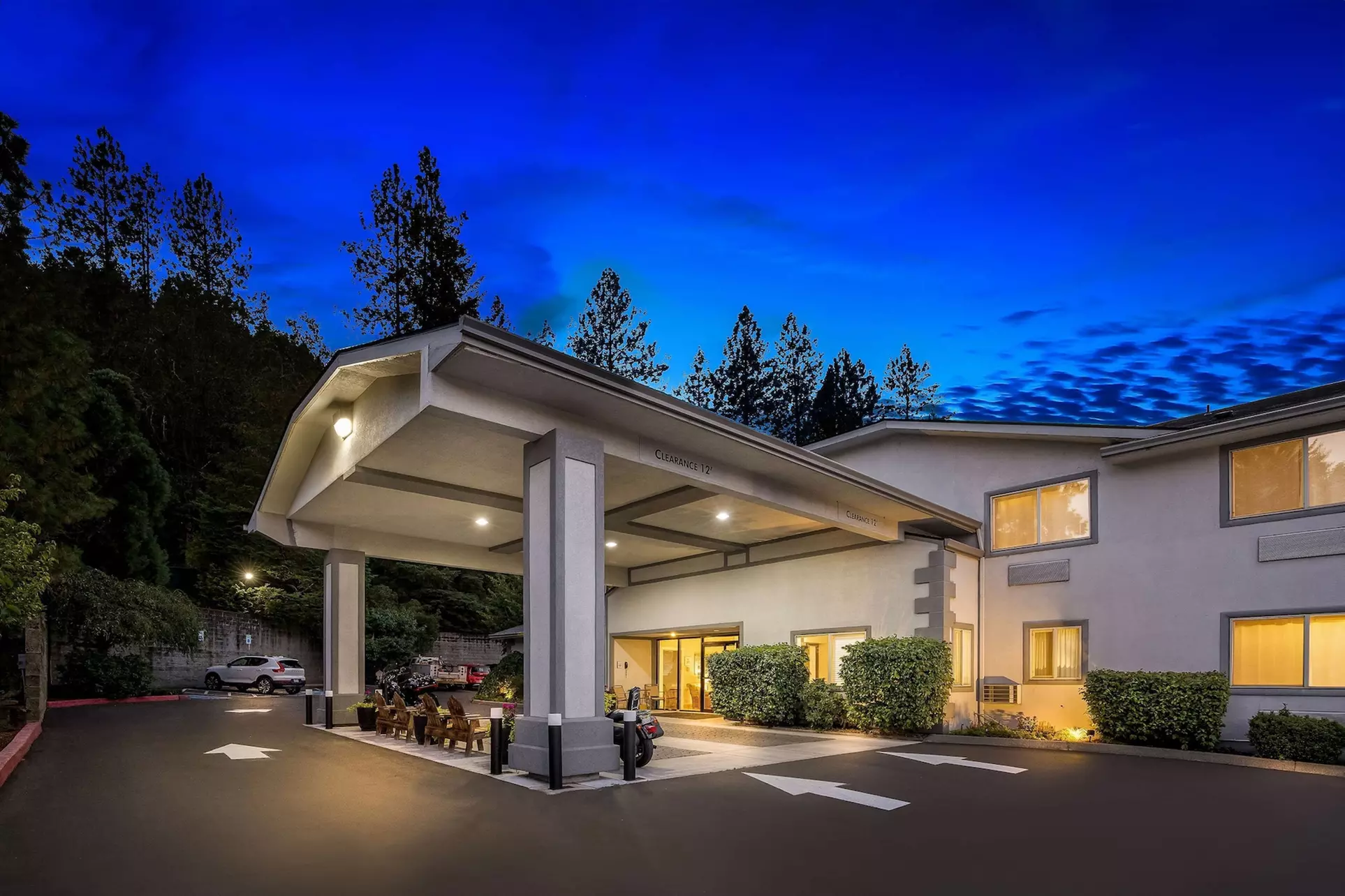 Best Western Inn At The Rogue - Primary Image