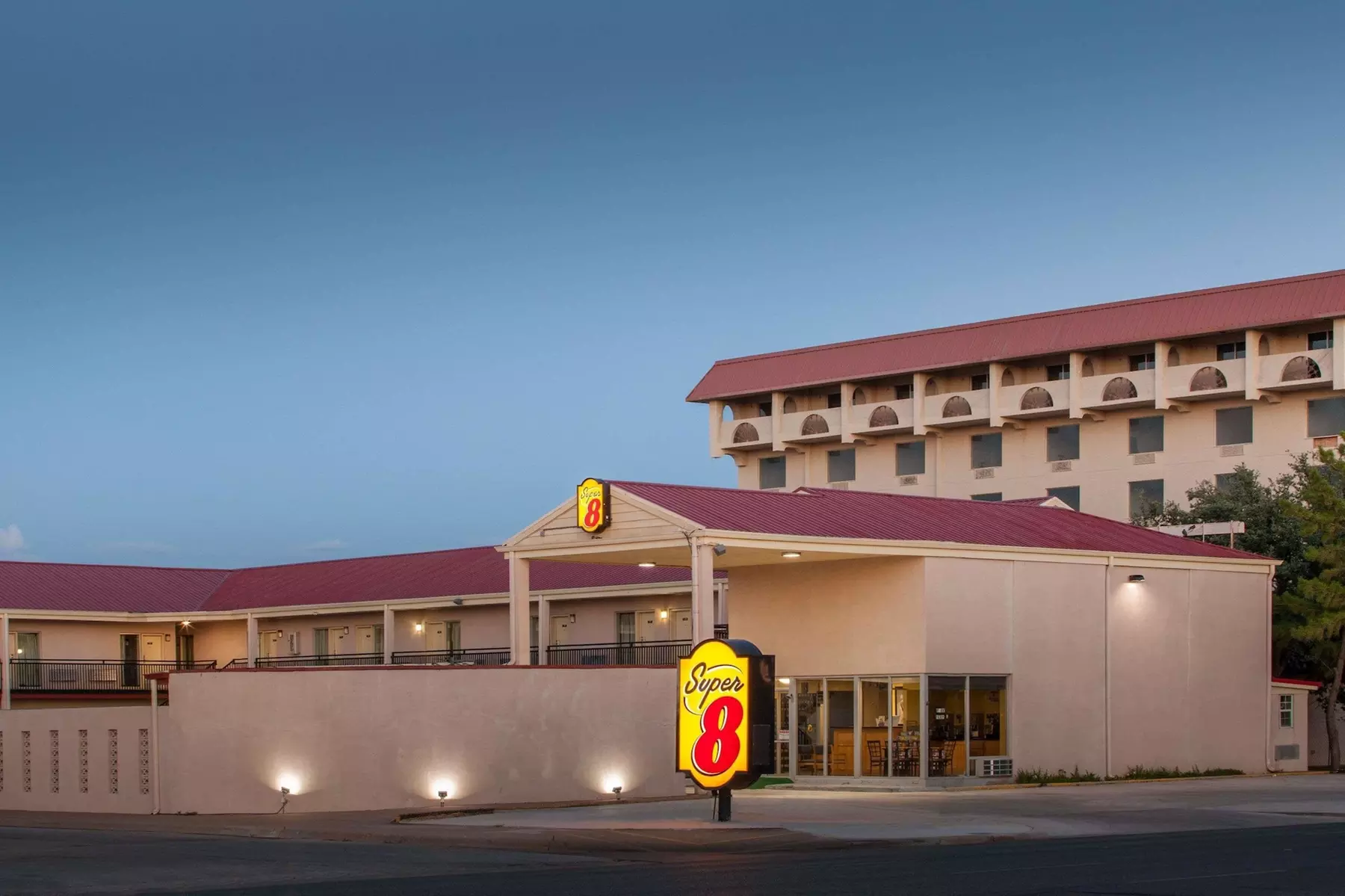 Super 8 by Wyndham Lubbock Civic Center North - Primary Image