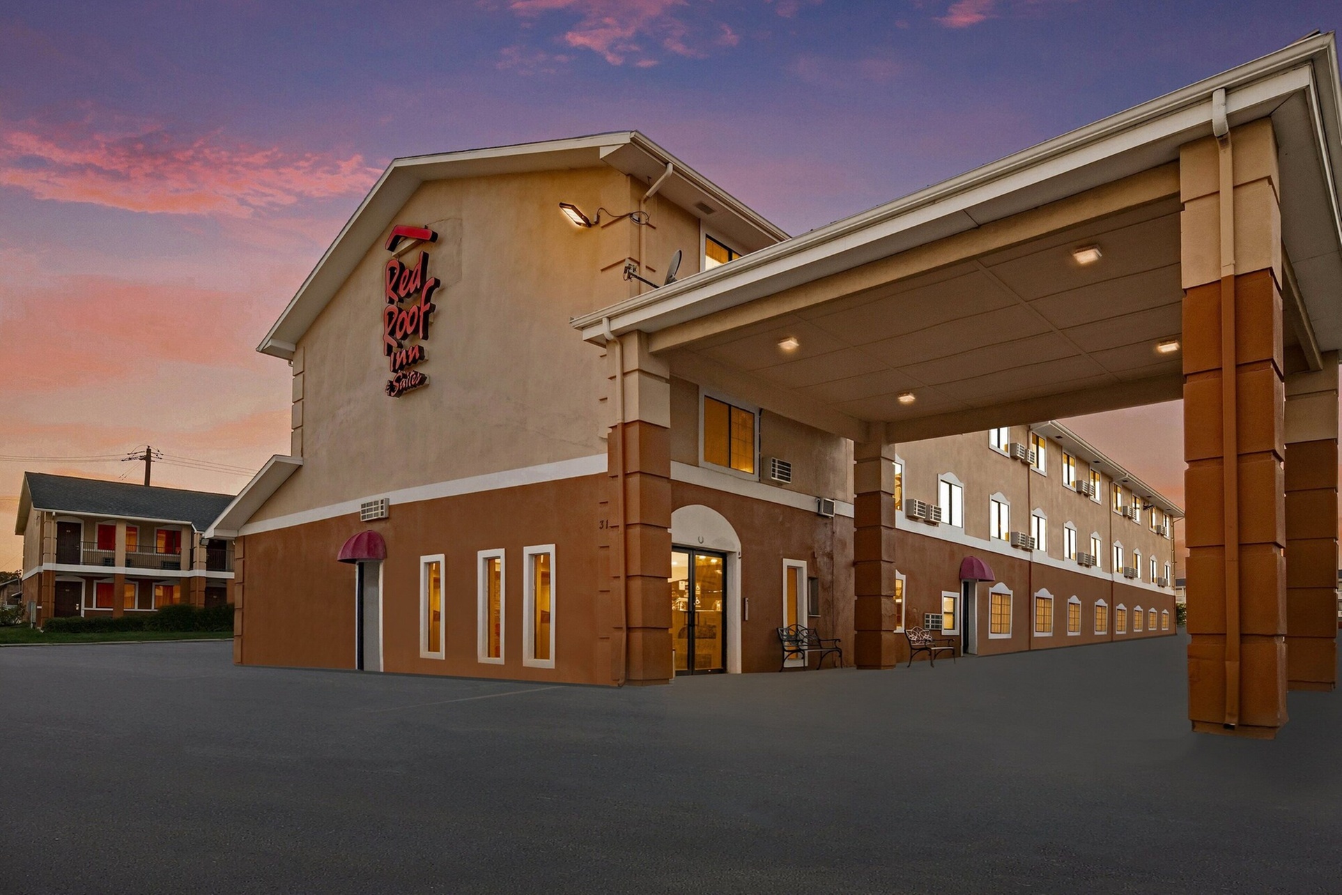 Red Roof Inn & Suites Denton