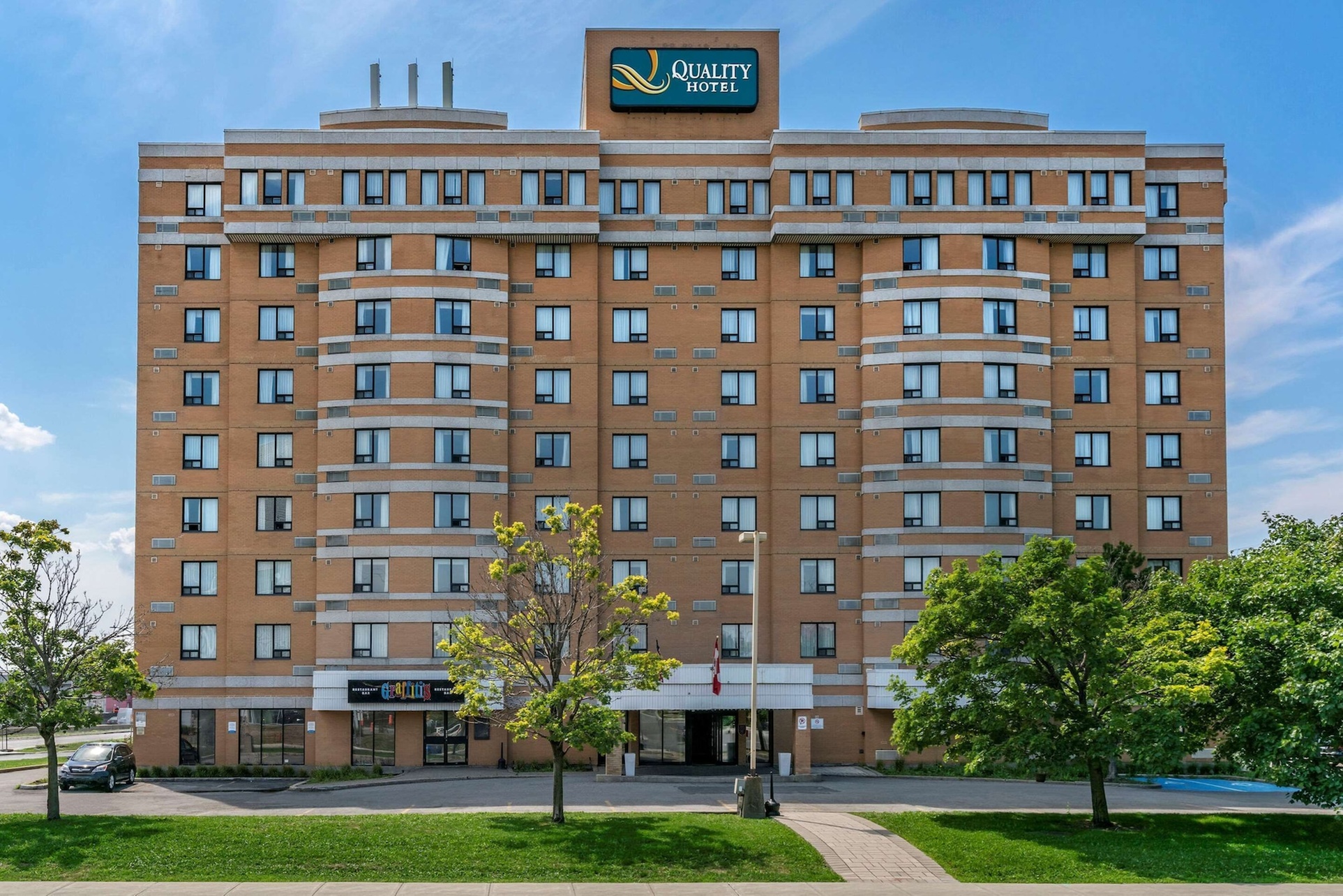 Quality Hotel & Suites Montreal East