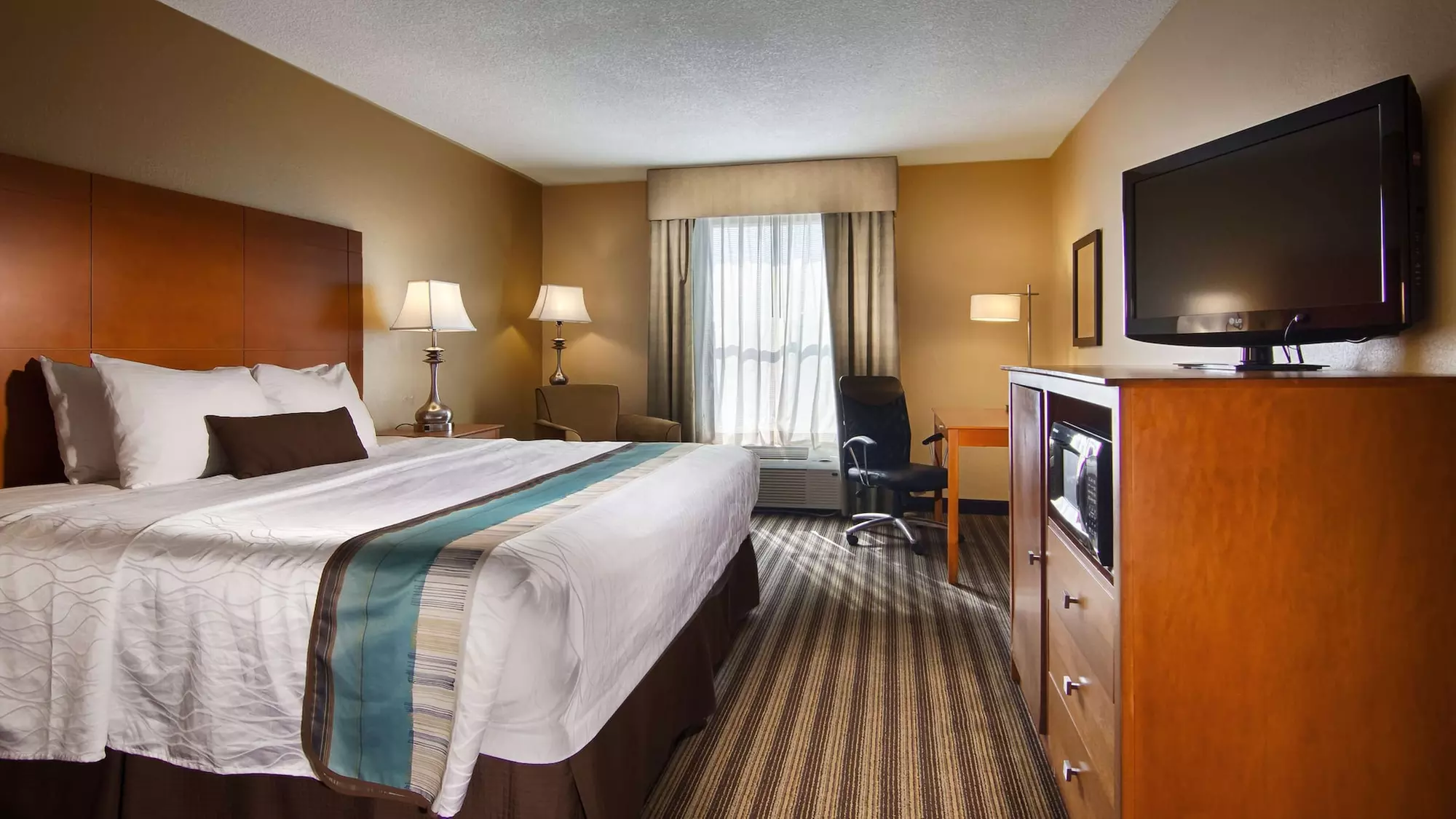 Best Western Plus Seawall Inn & Suites By The Beach - Primary Image