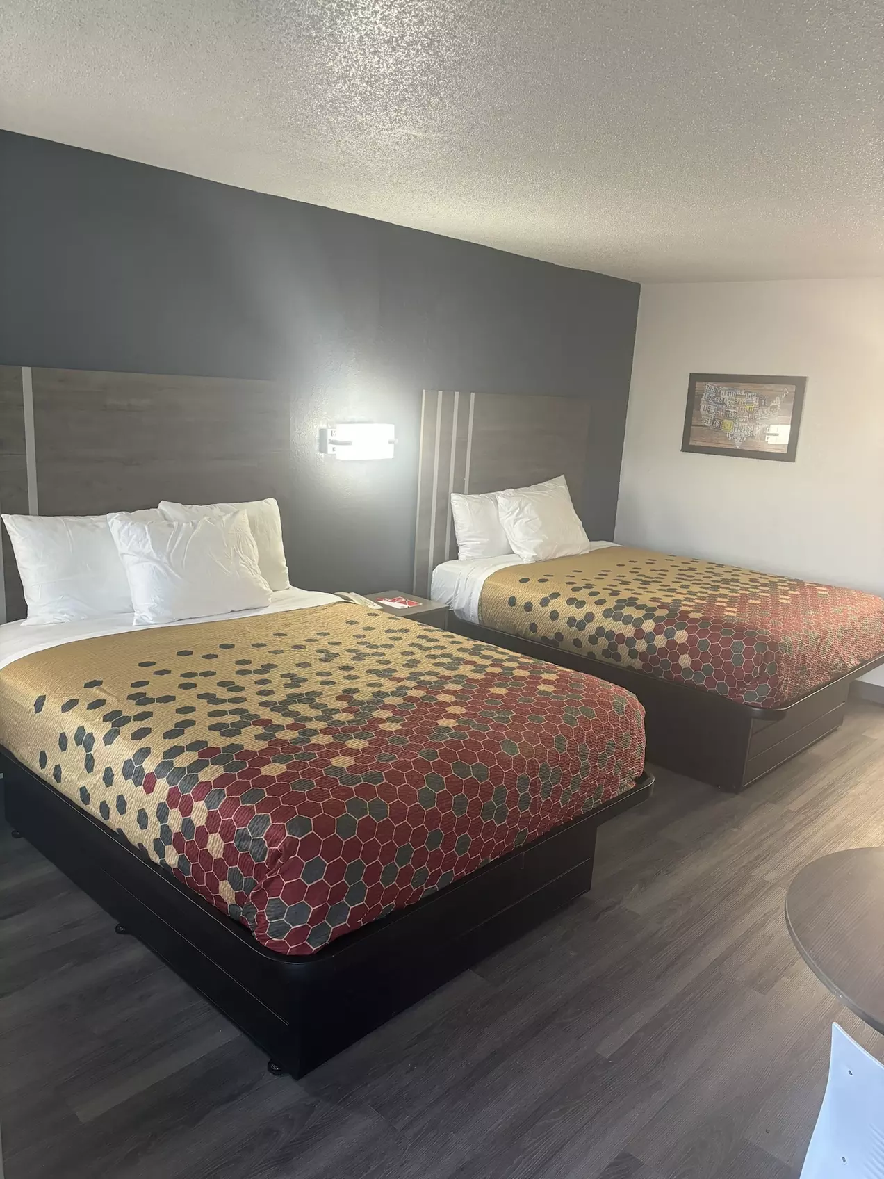 Econo Lodge - Primary Image