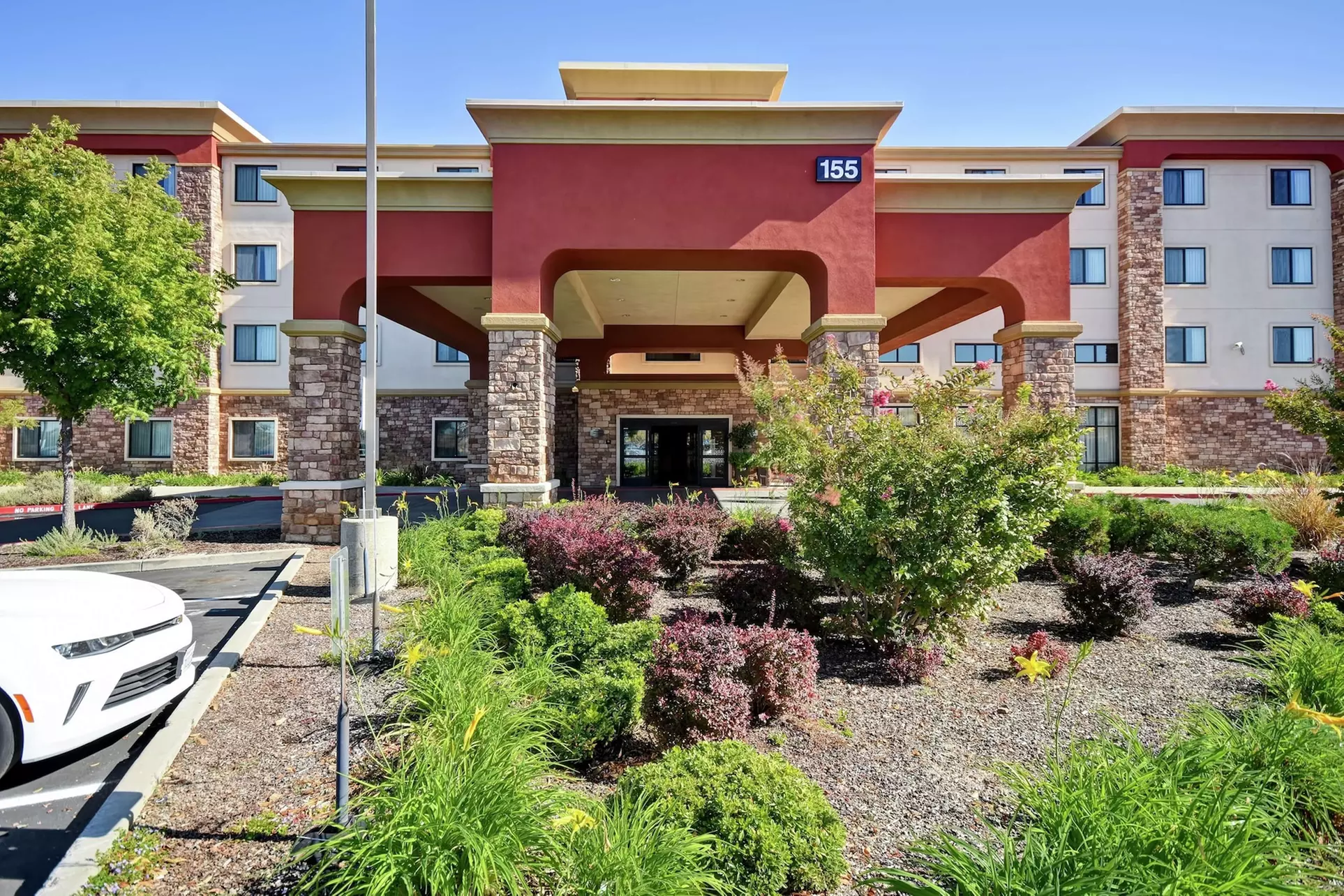 Hampton Inn & Suites Folsom - Primary Image