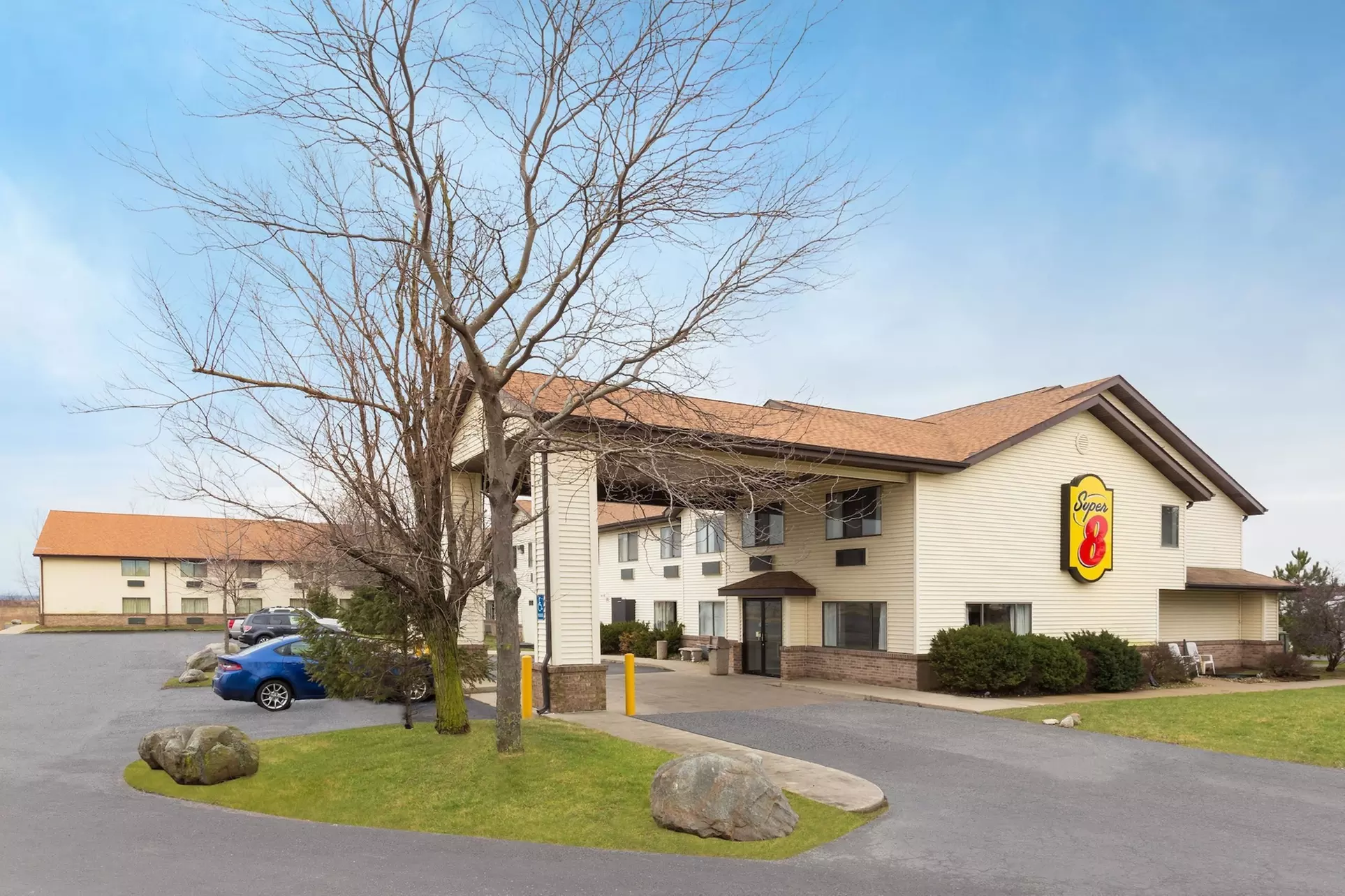 Super 8 by Wyndham Hebron Lowell Area - Primary Image