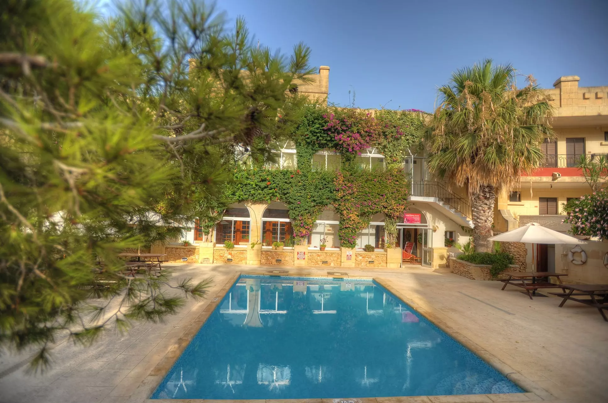 Cornucopia Hotel - Primary Image