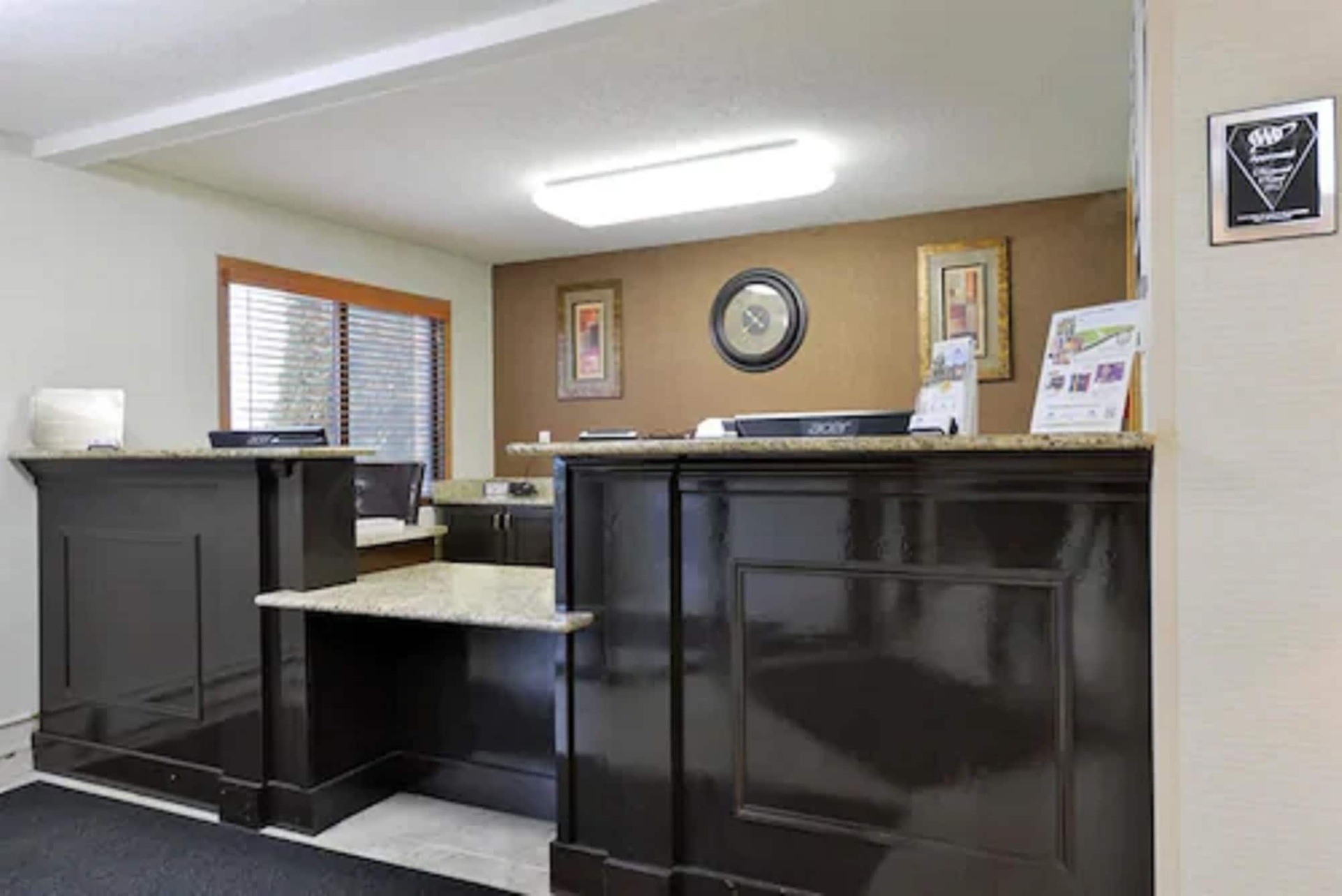 Americas Best Value Inn & Suites Bismarck