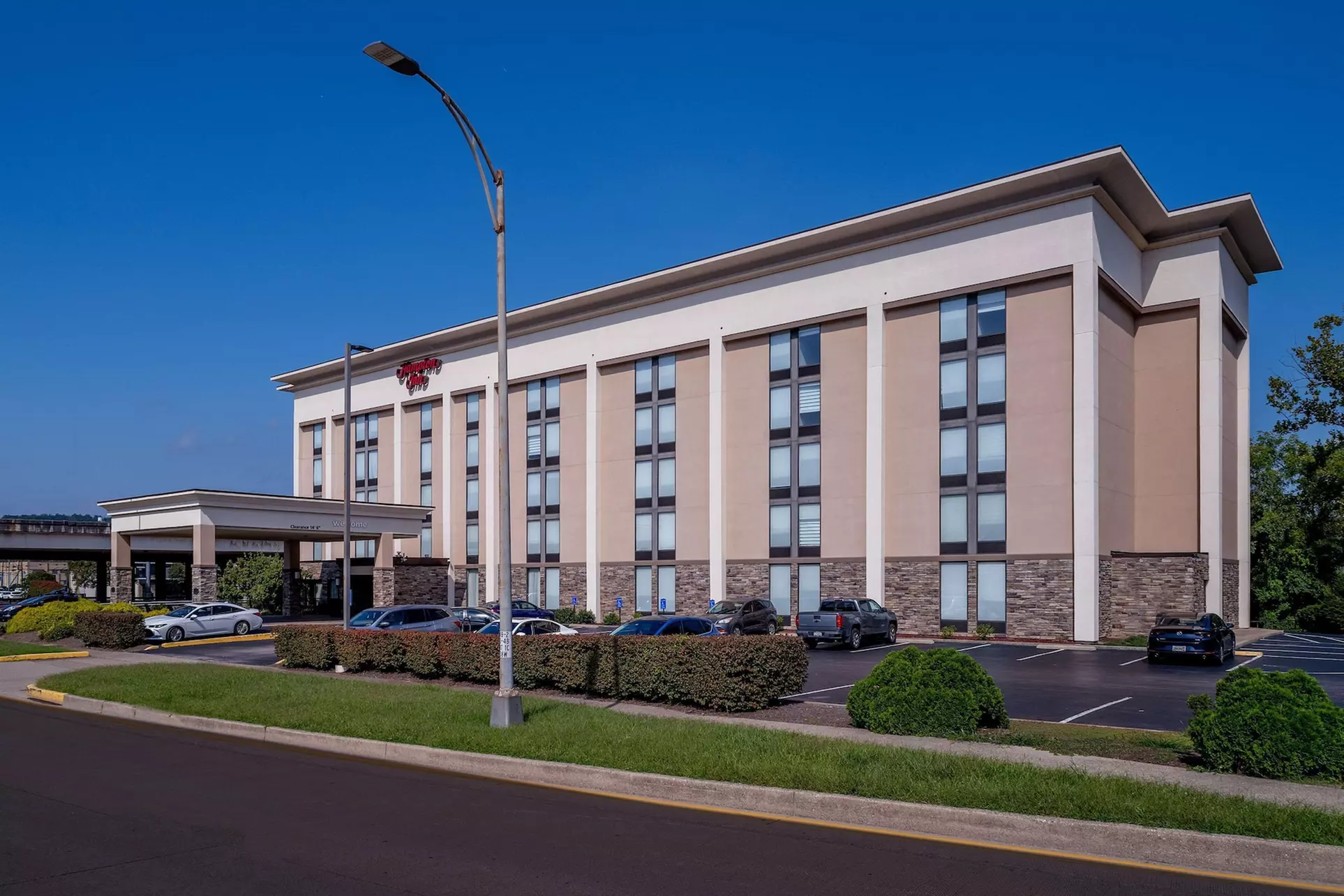 Hampton Inn Charleston-Downtown - Primary Image