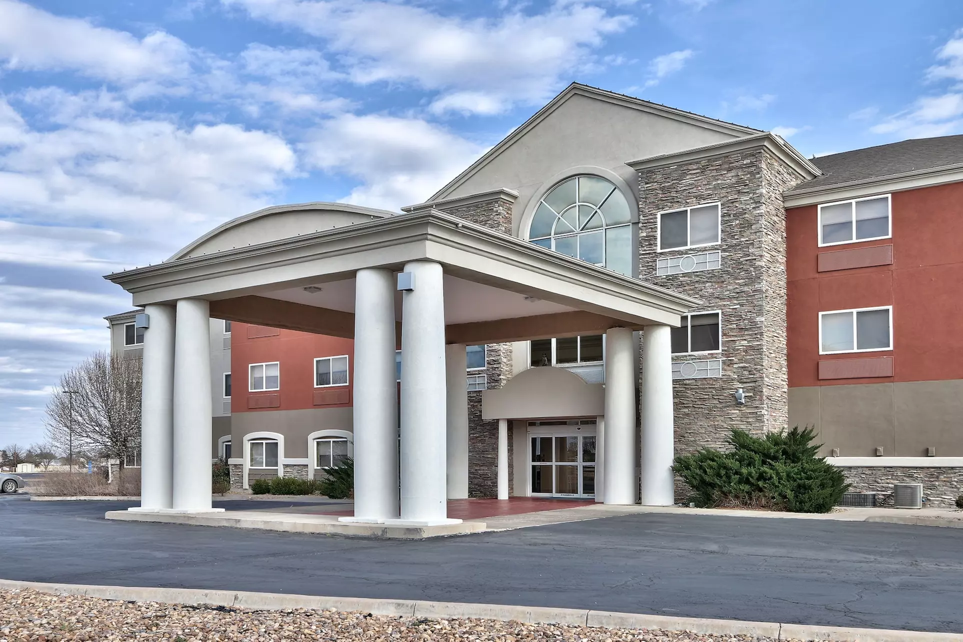 Holiday Express & Suites Portales by IHG - Primary Image