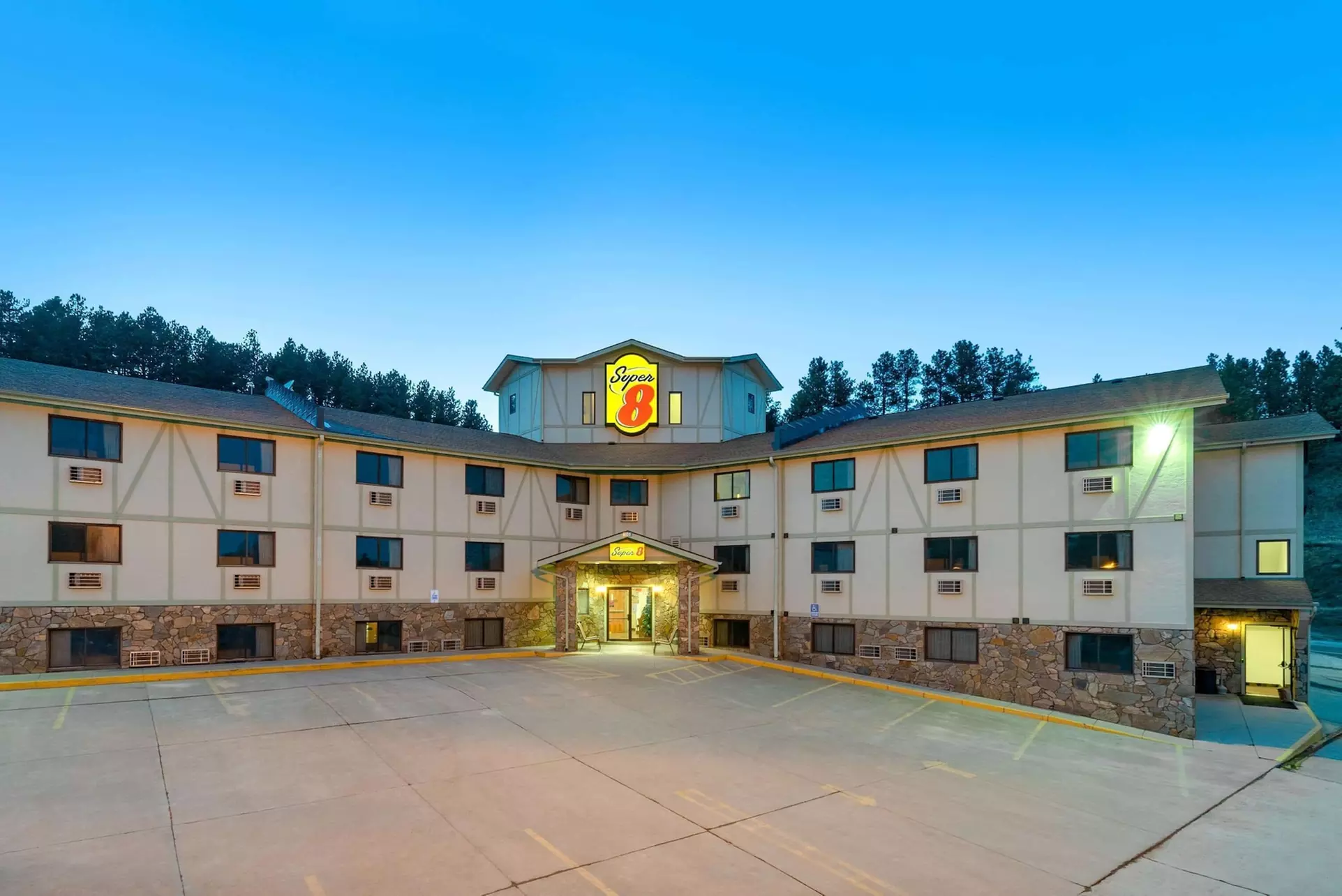 Super 8 by Wyndham Hill City/Mt Rushmore/ Area - Primary Image