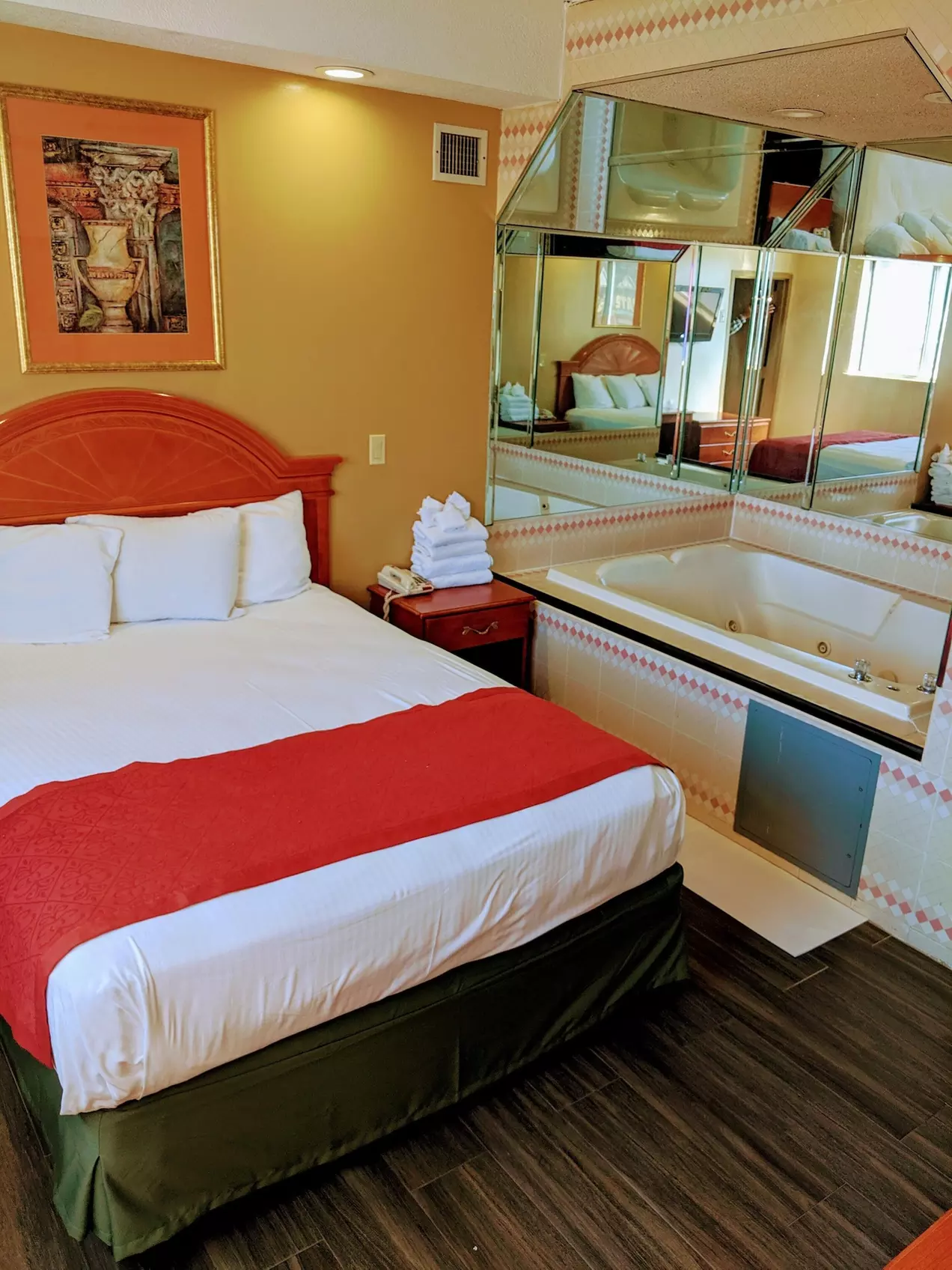 Jets Motor Inn - Primary Image