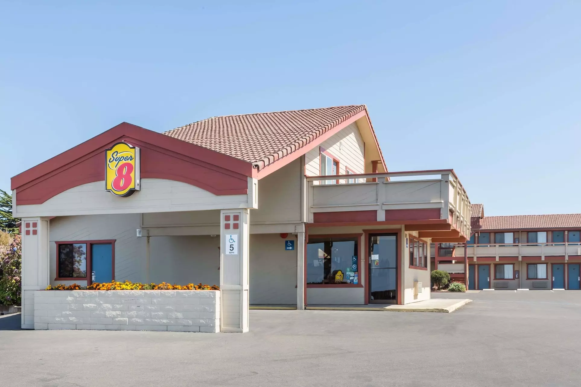 Super 8 by Wyndham Fort Bragg - Primary Image