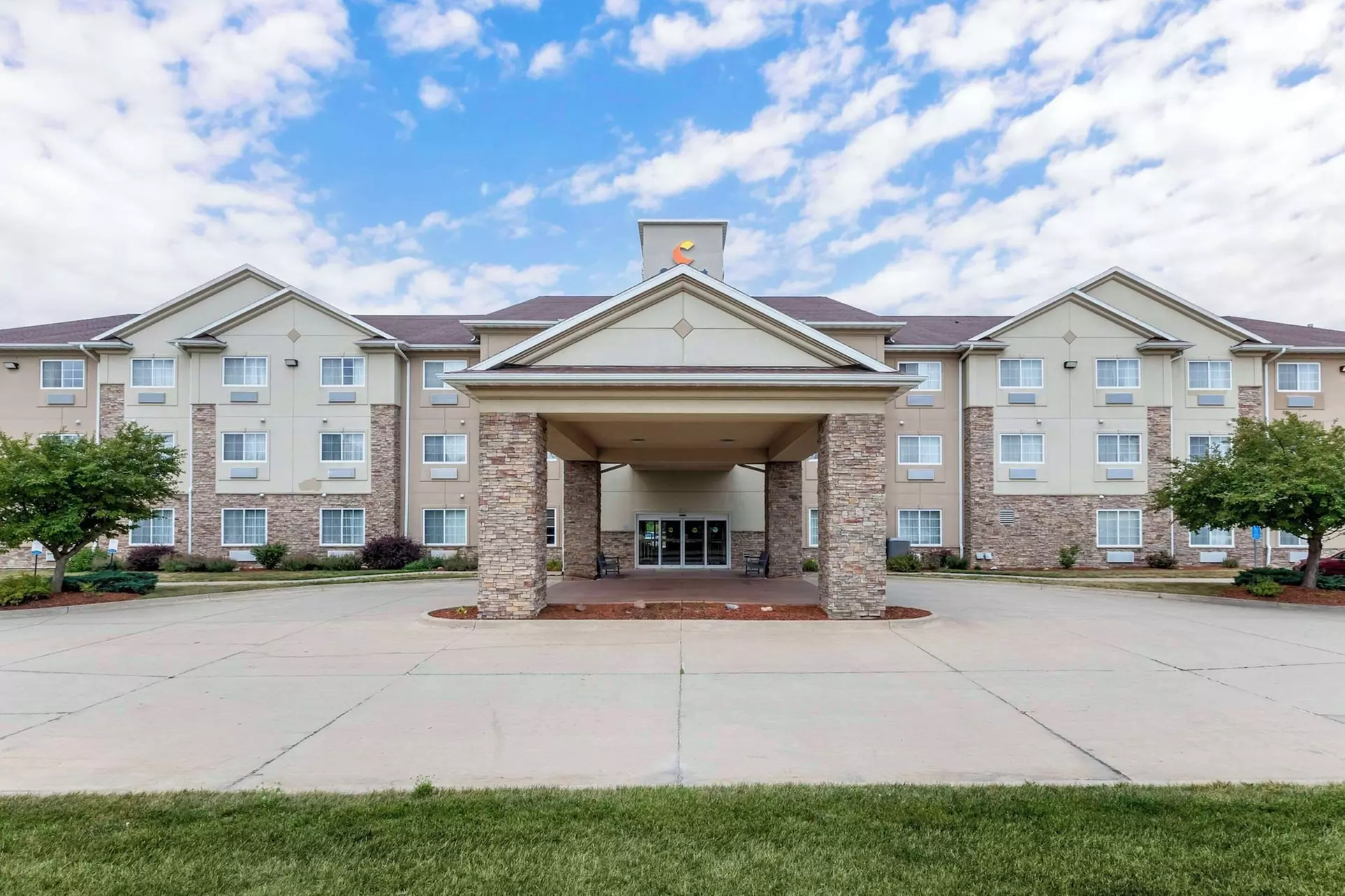 Comfort Suites Cedar Falls - Primary Image