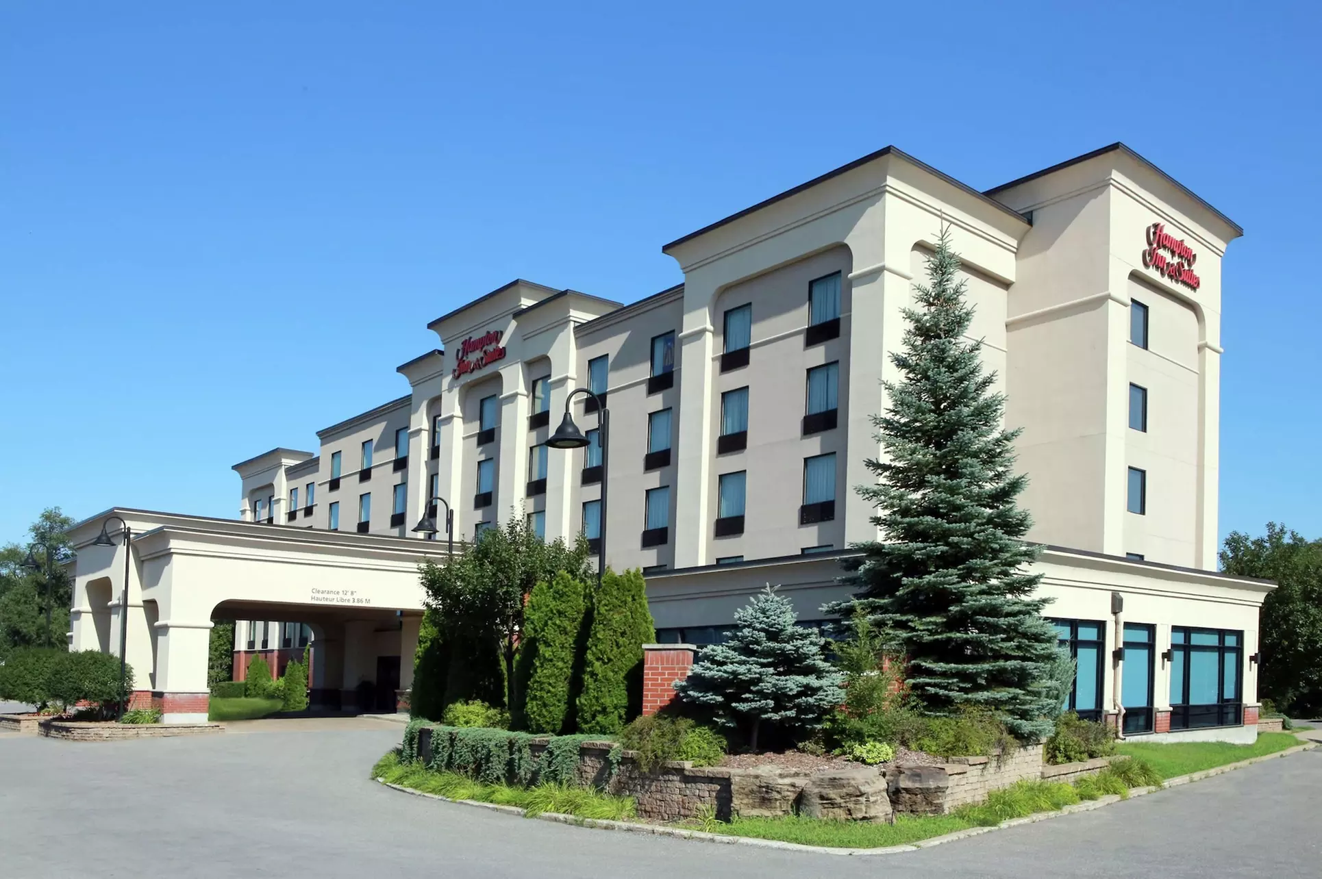 Hampton Inn & Suites by Hilton Laval - Primary Image