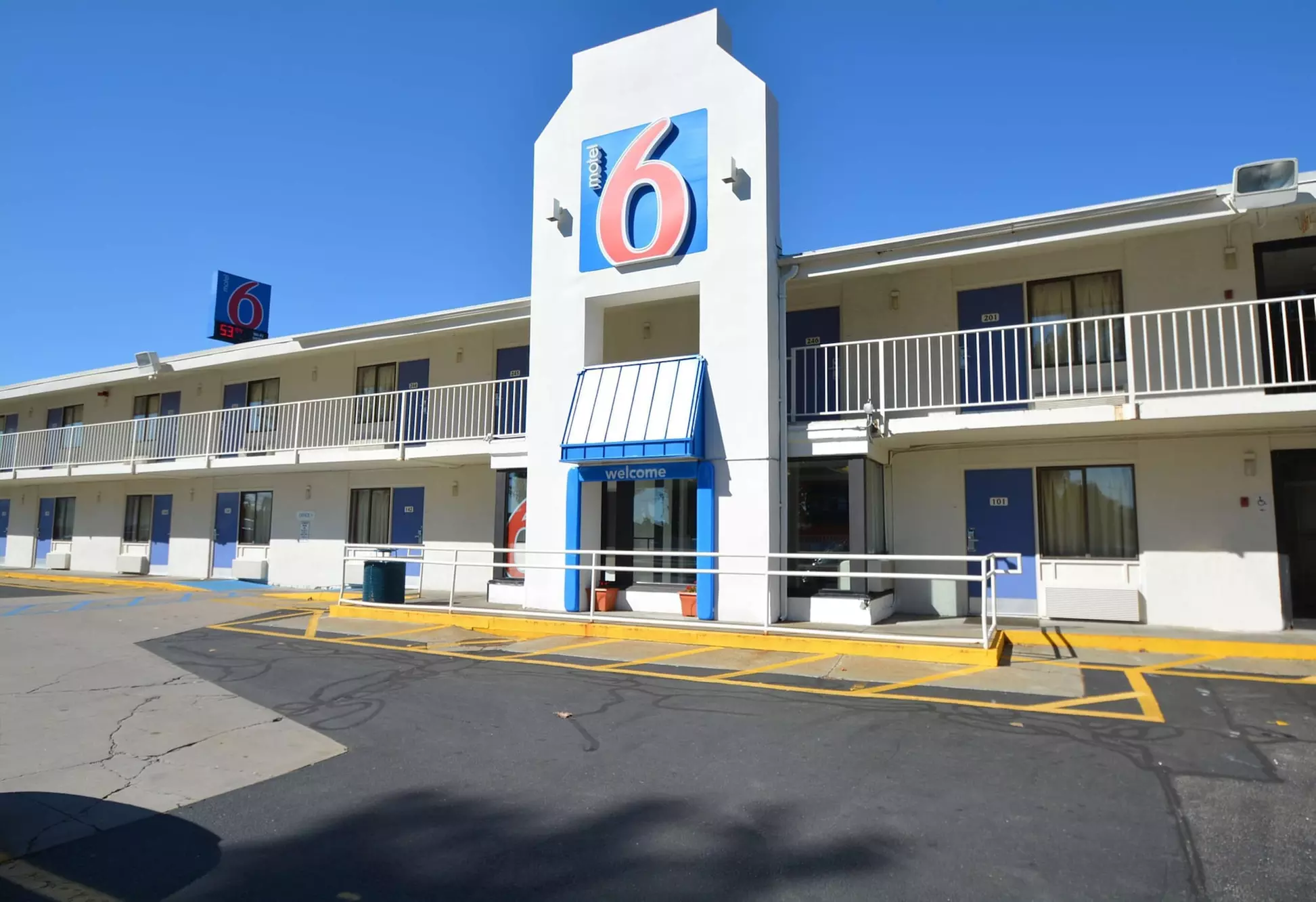 Motel 6 Chicopee, MA - Springfield - Primary Image