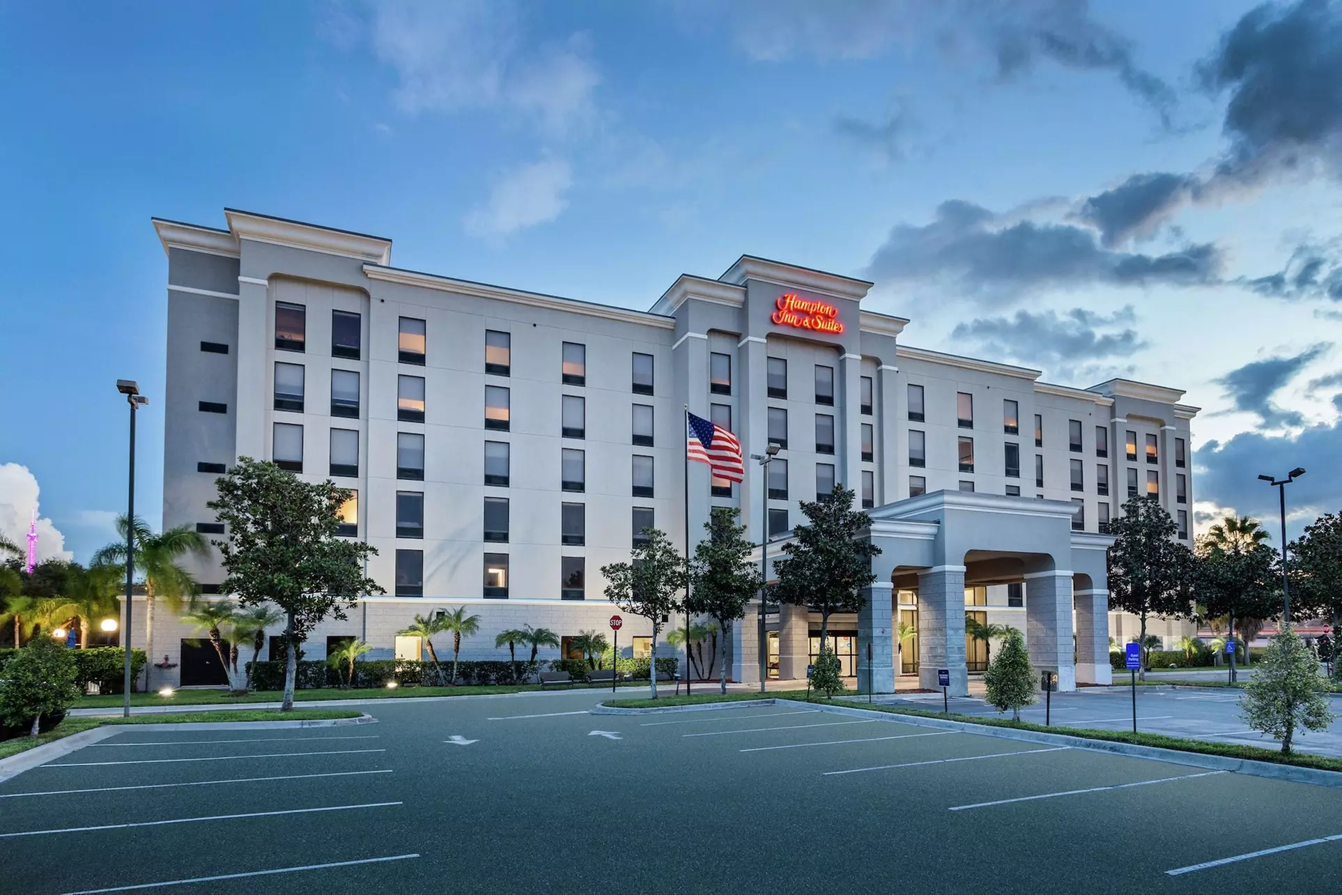 Hampton Inn & Suites Orlando International Drive North, FL - Primary Image