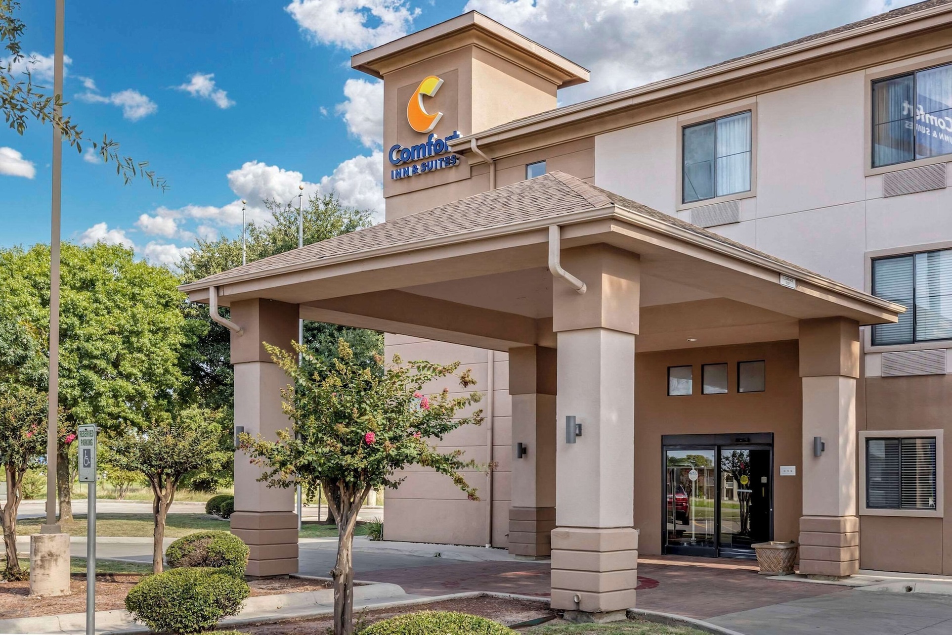 Comfort Inn & Suites