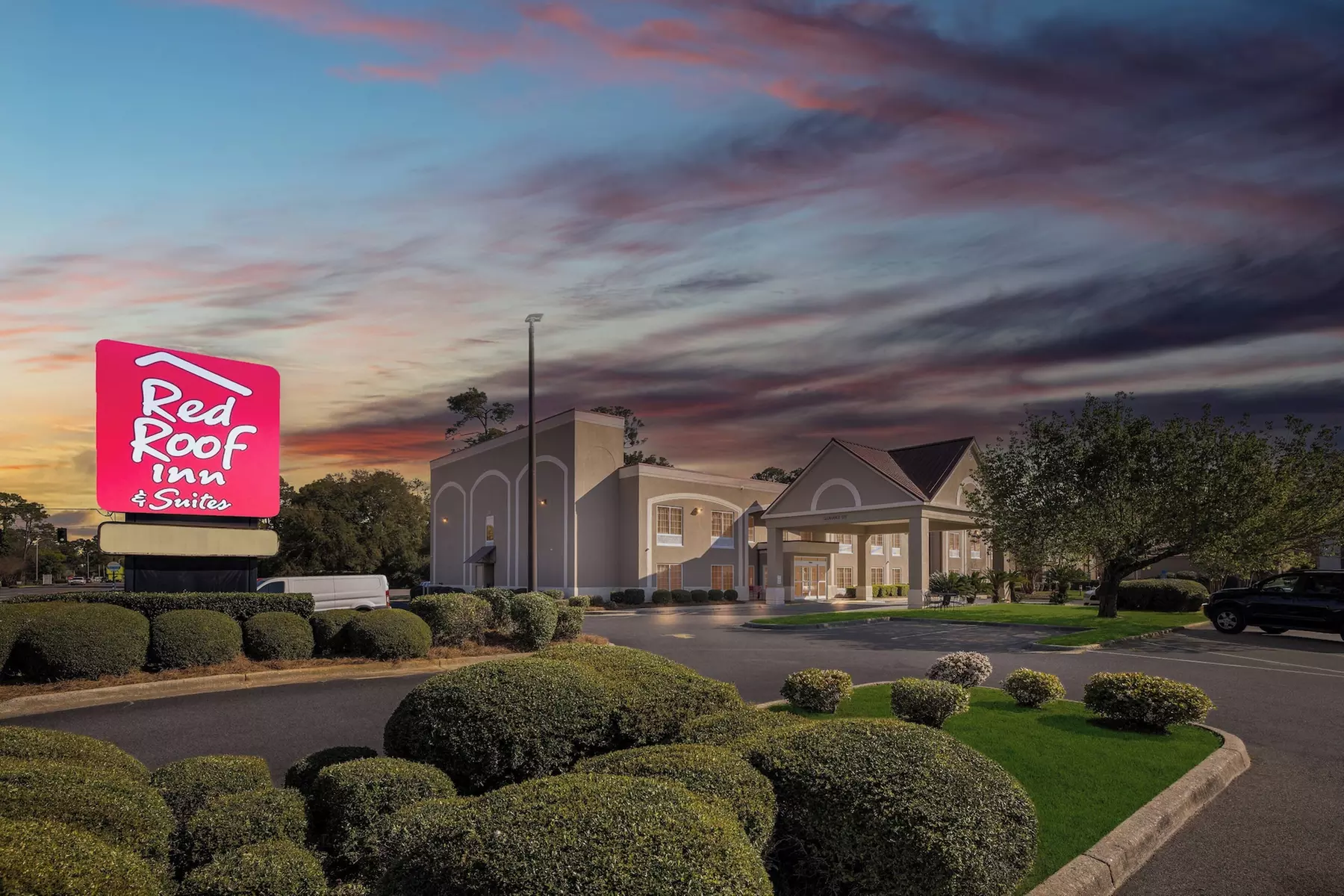 Red Roof Inn & Suites Albany, GA - Primary Image