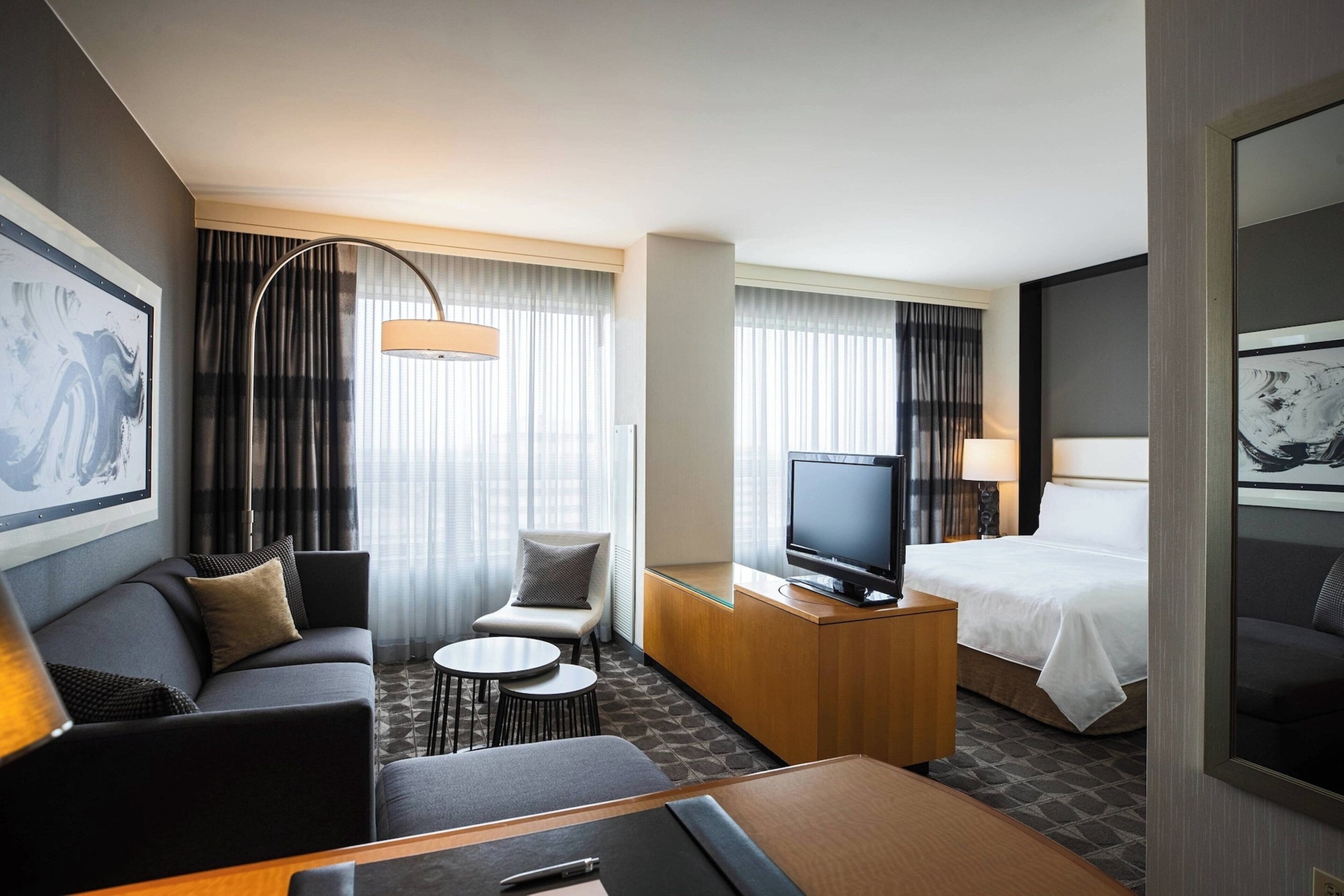 Renaissance Chicago O'Hare Suites Hotel