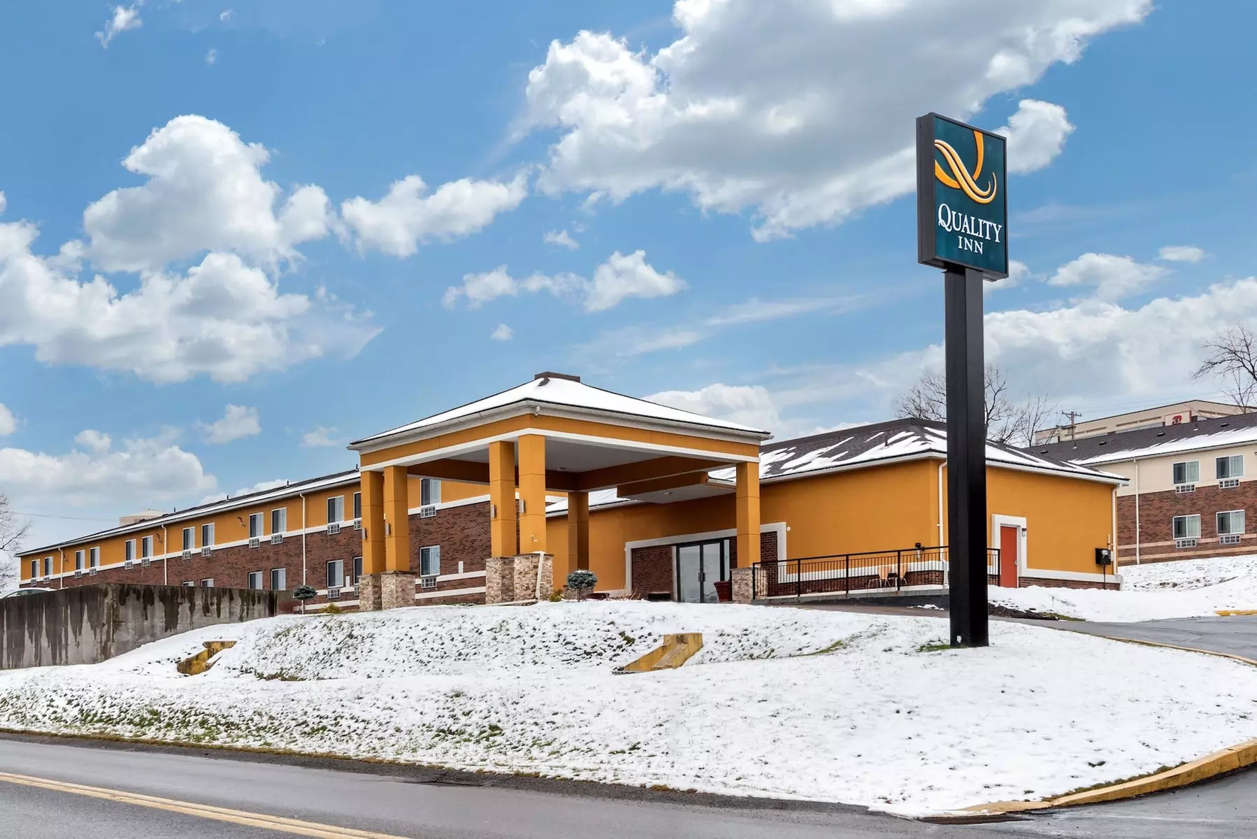 Quality Inn Coraopolis - Primary Image