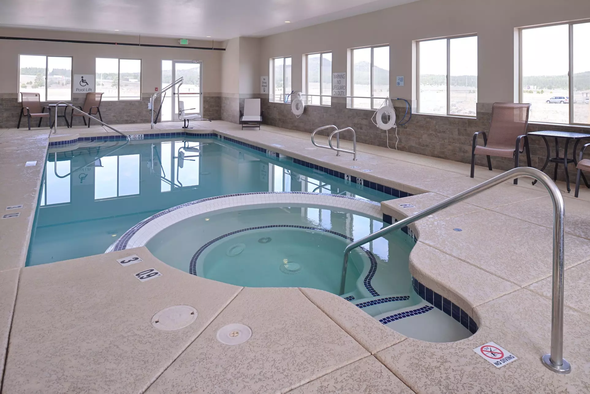 Holiday Inn Express & Suites Williams by IHG