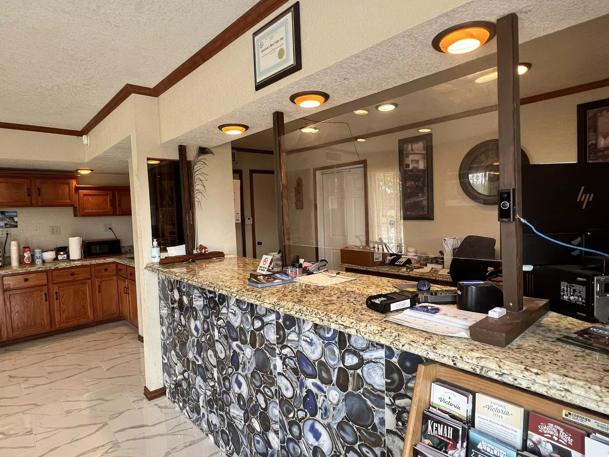 Americas Best Value Inn Edna - Primary Image