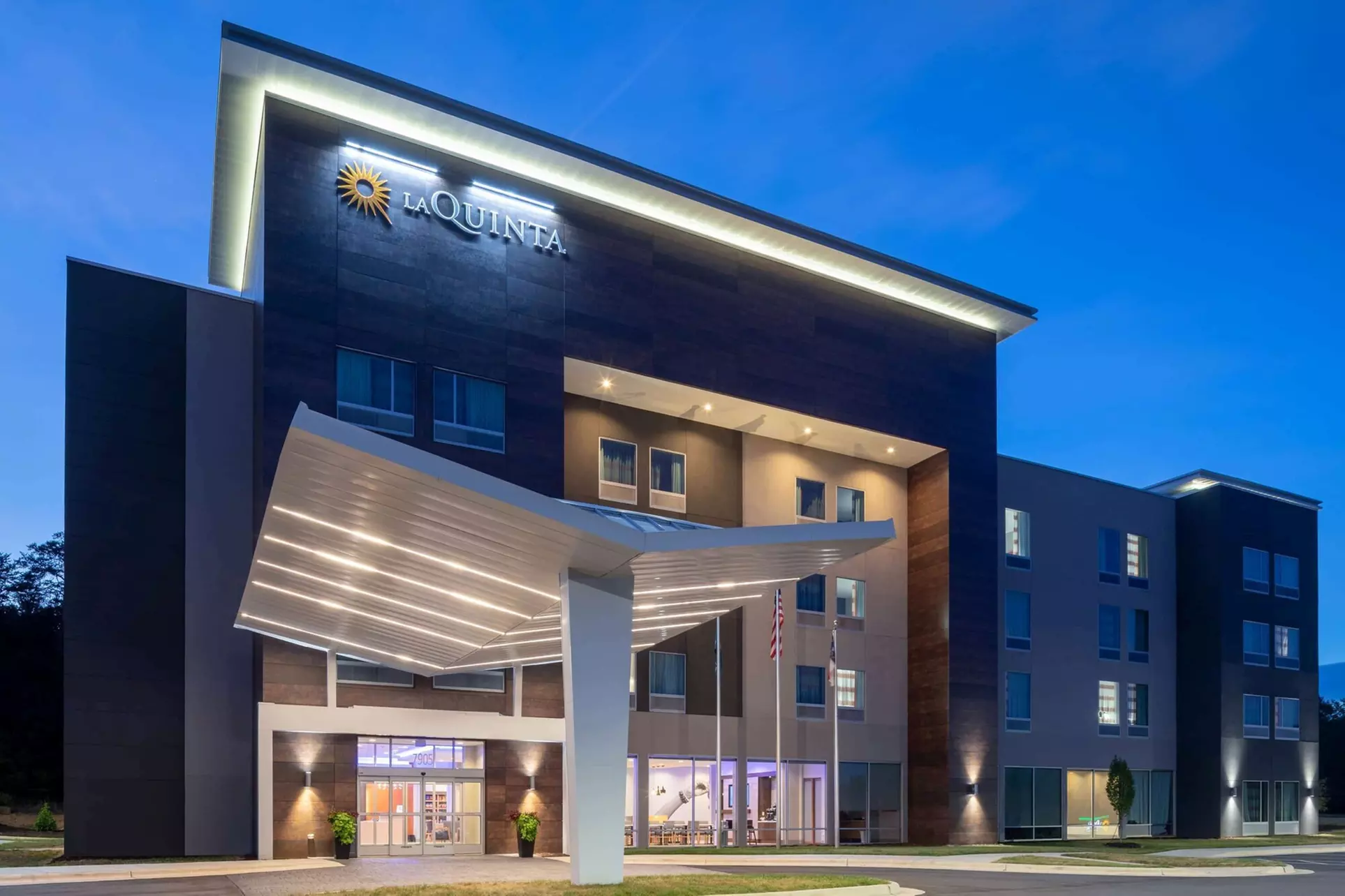 La Quinta Inn & Suites by Wyndham Greensboro Arpt High Point - Primary Image