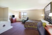 Super 8 by Wyndham Iola KS - Second Medium