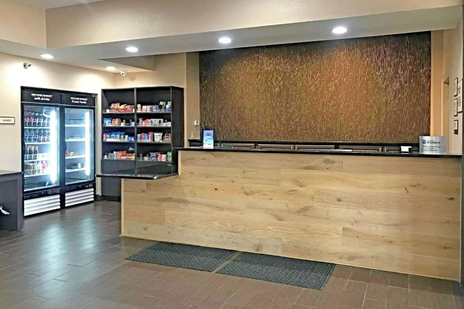 Rodeway Inn & Suites - Primary Image