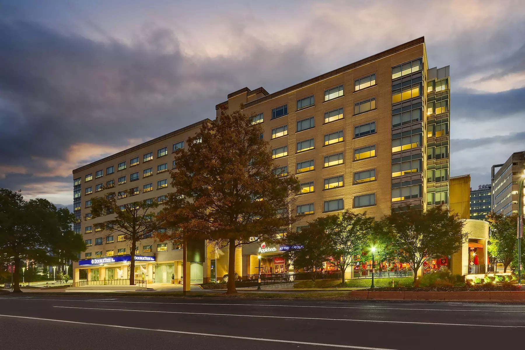 DoubleTree by Hilton St. Louis Forest Park - Primary Image