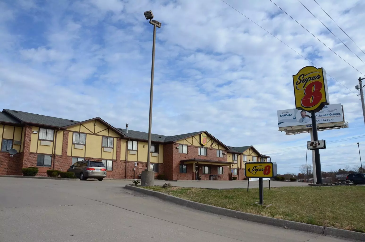 Super 8 by Wyndham Warrenton - Primary Image